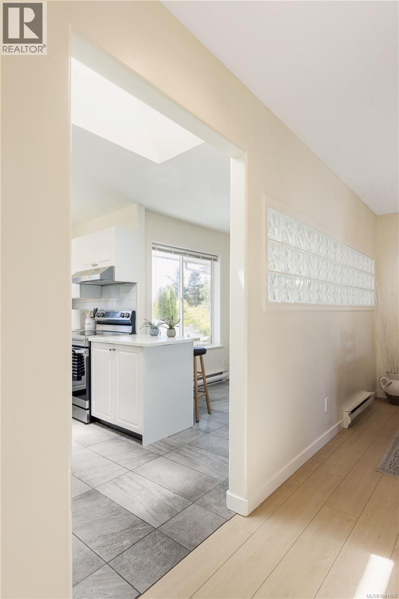 1843 Feltham Rd, Saanich, British Columbia  V8N 2A4 - Photo 9 - 1041162