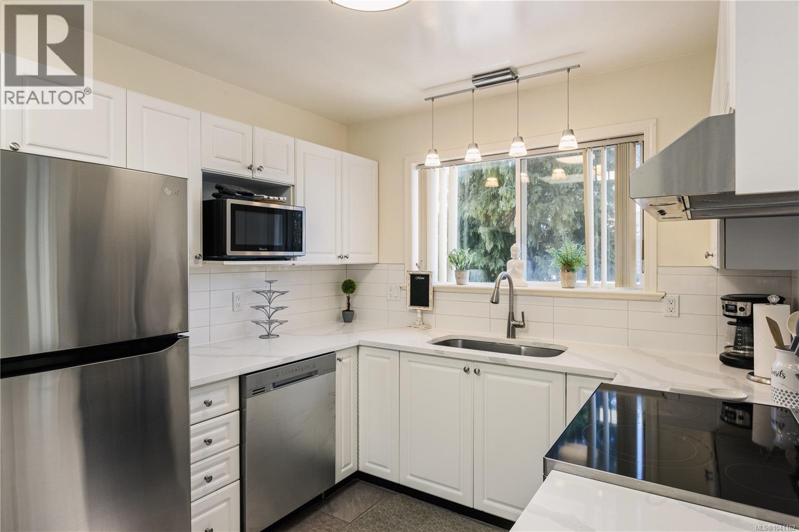 1843 Feltham Rd, Saanich, British Columbia  V8N 2A4 - Photo 12 - 1041162