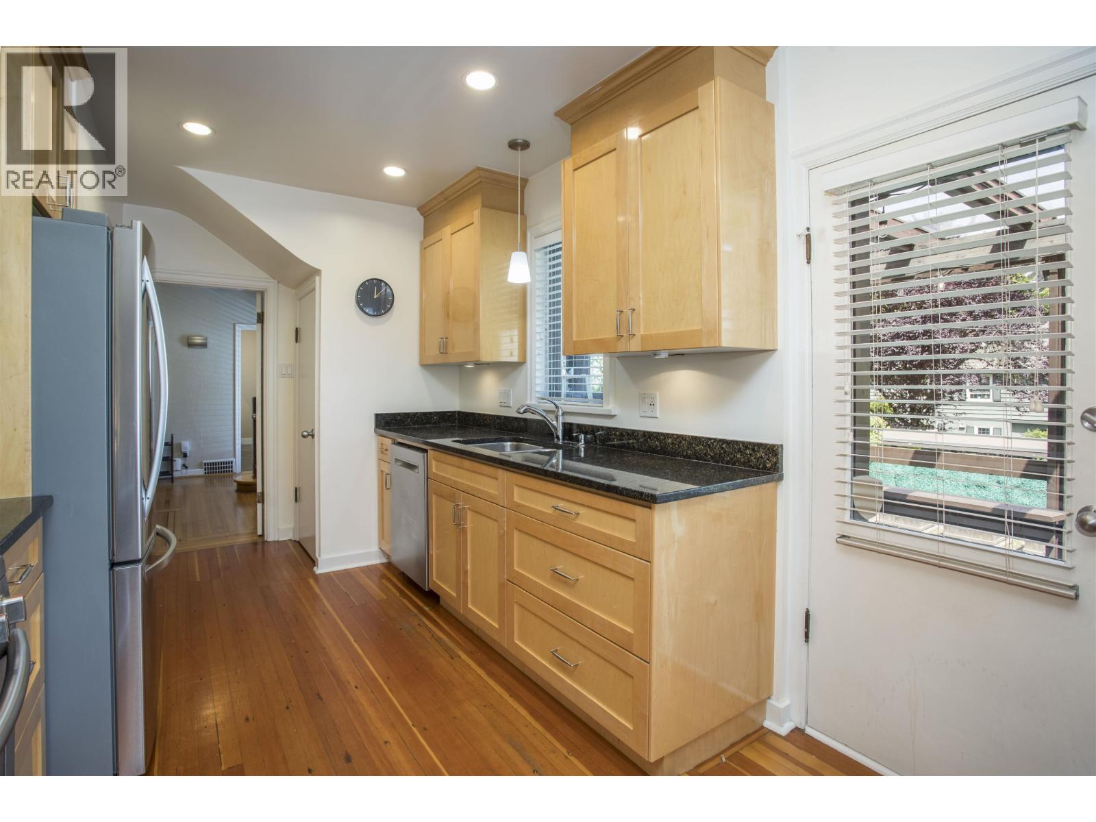 3877 W Broadway, Vancouver, British Columbia  V6R 2C2 - Photo 10 - R3139239