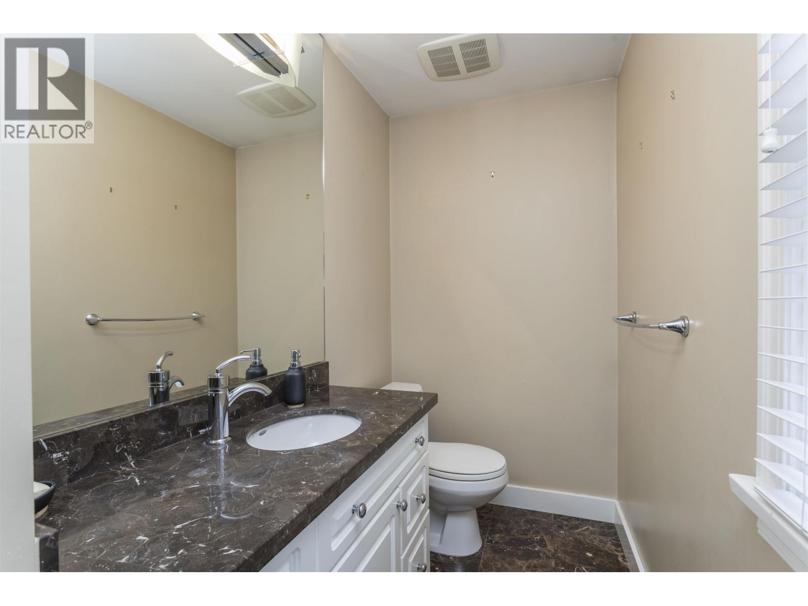3877 W Broadway, Vancouver, British Columbia  V6R 2C2 - Photo 18 - R3139239
