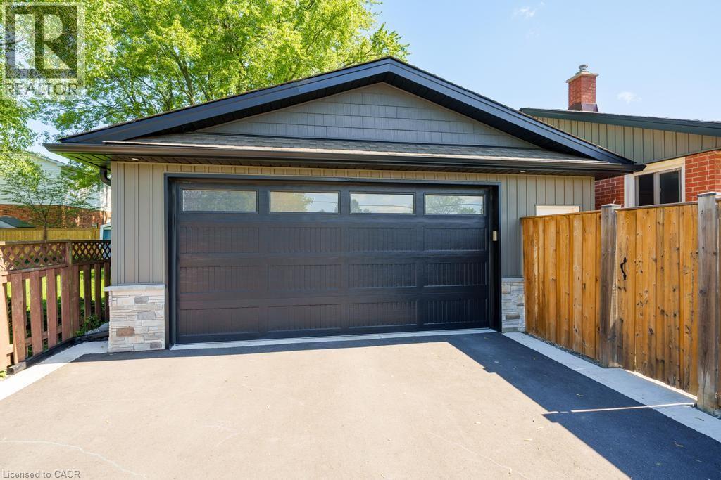 118 West 33rd Street, Hamilton, Ontario  L9C 5J1 - Photo 5 - 40833857