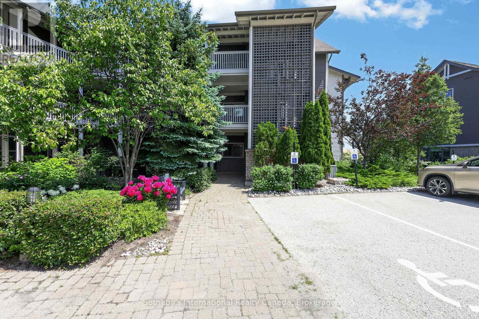 555 Mariners Way, Collingwood, Ontario L9Y 5C7 - Photo 5 - S13482306