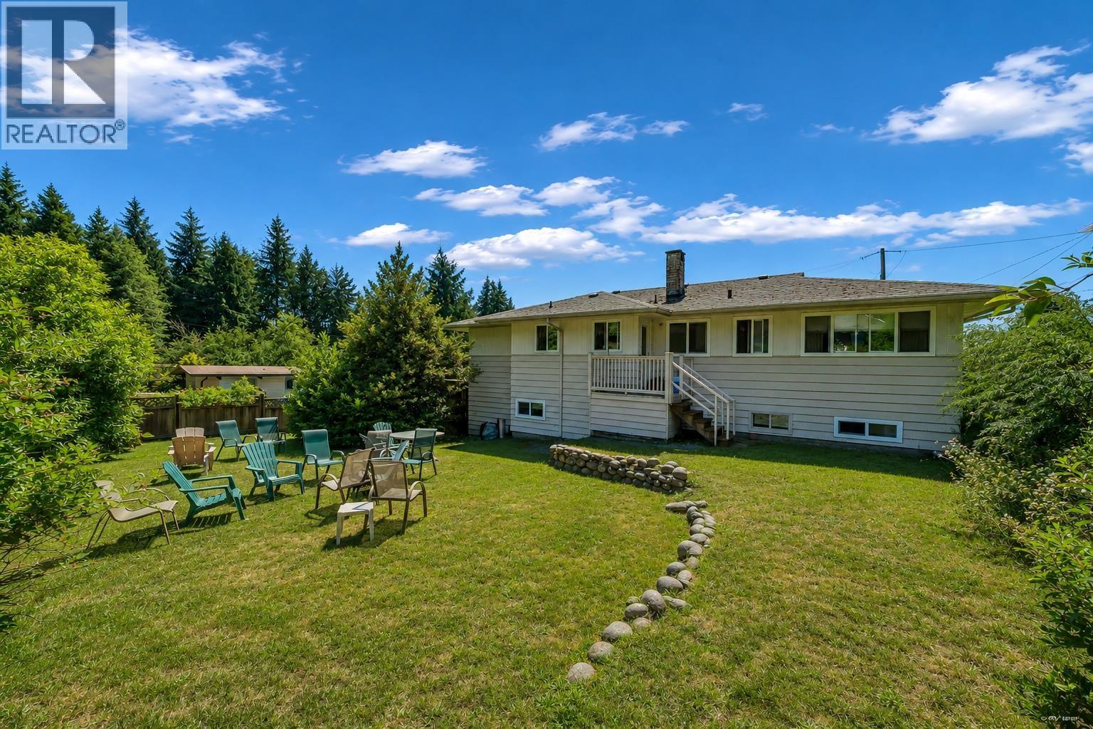 468 Saville Crescent, North Vancouver, British Columbia V7N 3B1 - Photo 3 - R3138290