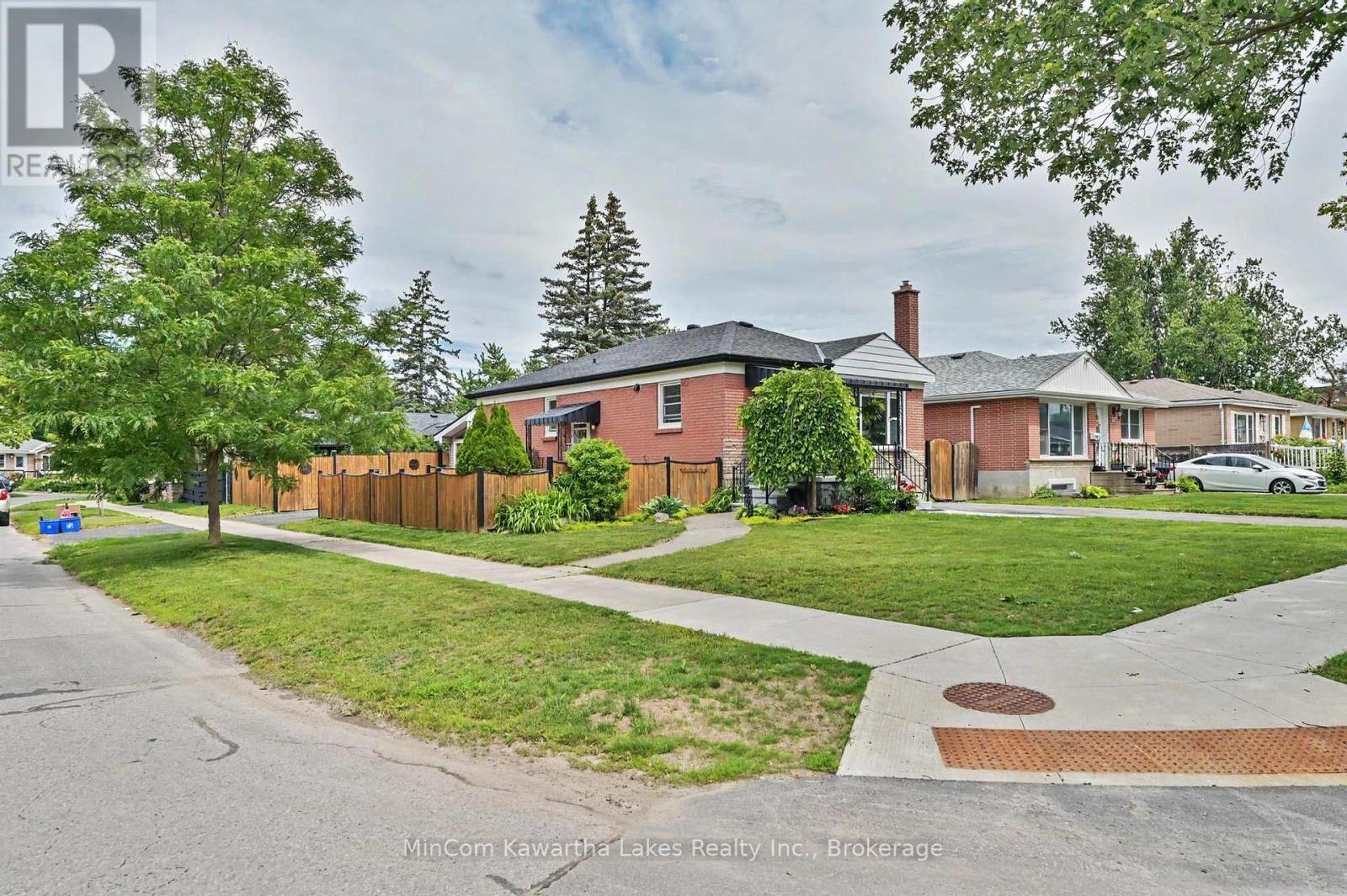 920 Elmdale Crescent, Peterborough, Ontario  K9H 6G3 - Photo 2 - X13482284