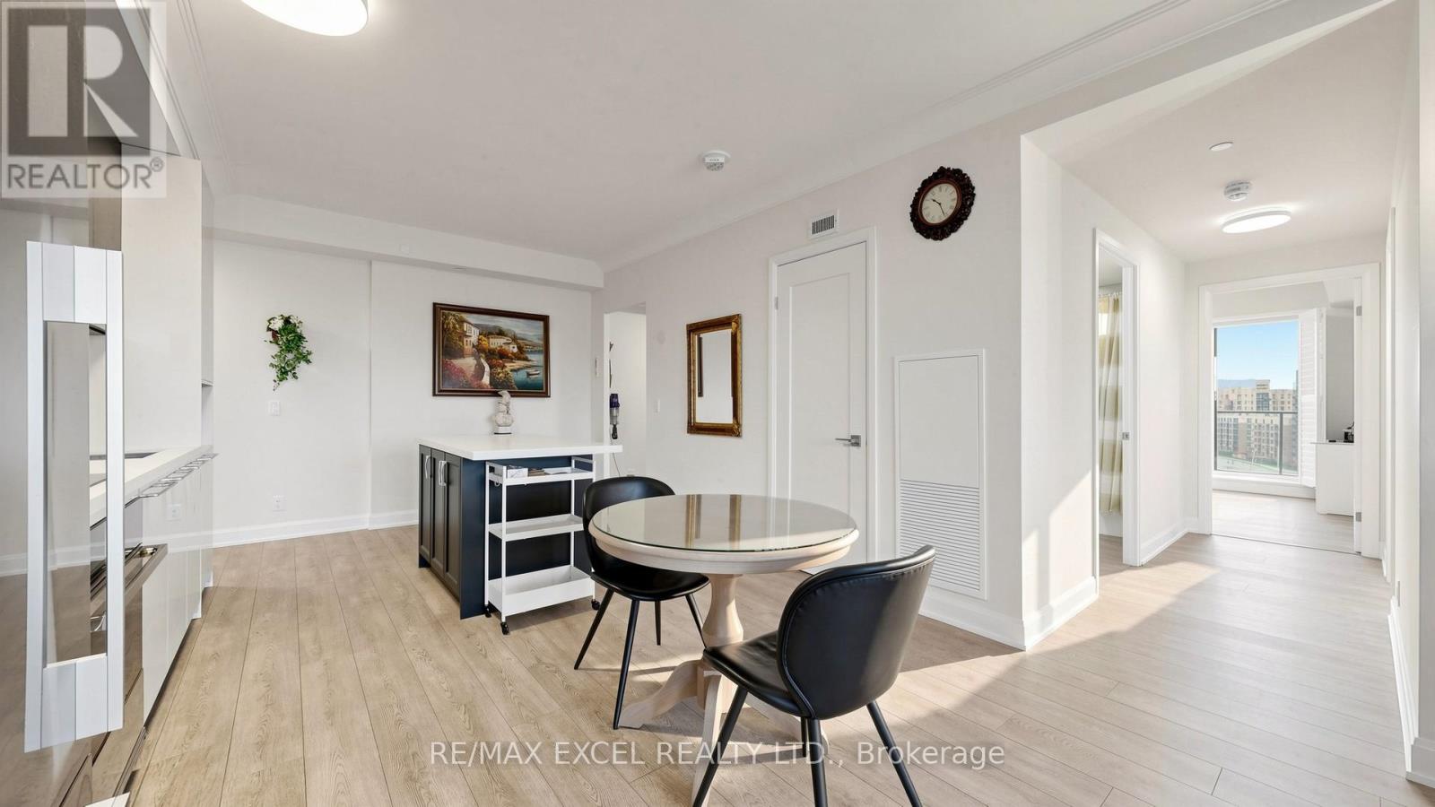 1005 - 8 Water Walk Drive, Markham, Ontario  L3R 6L4 - Photo 14 - N13109104
