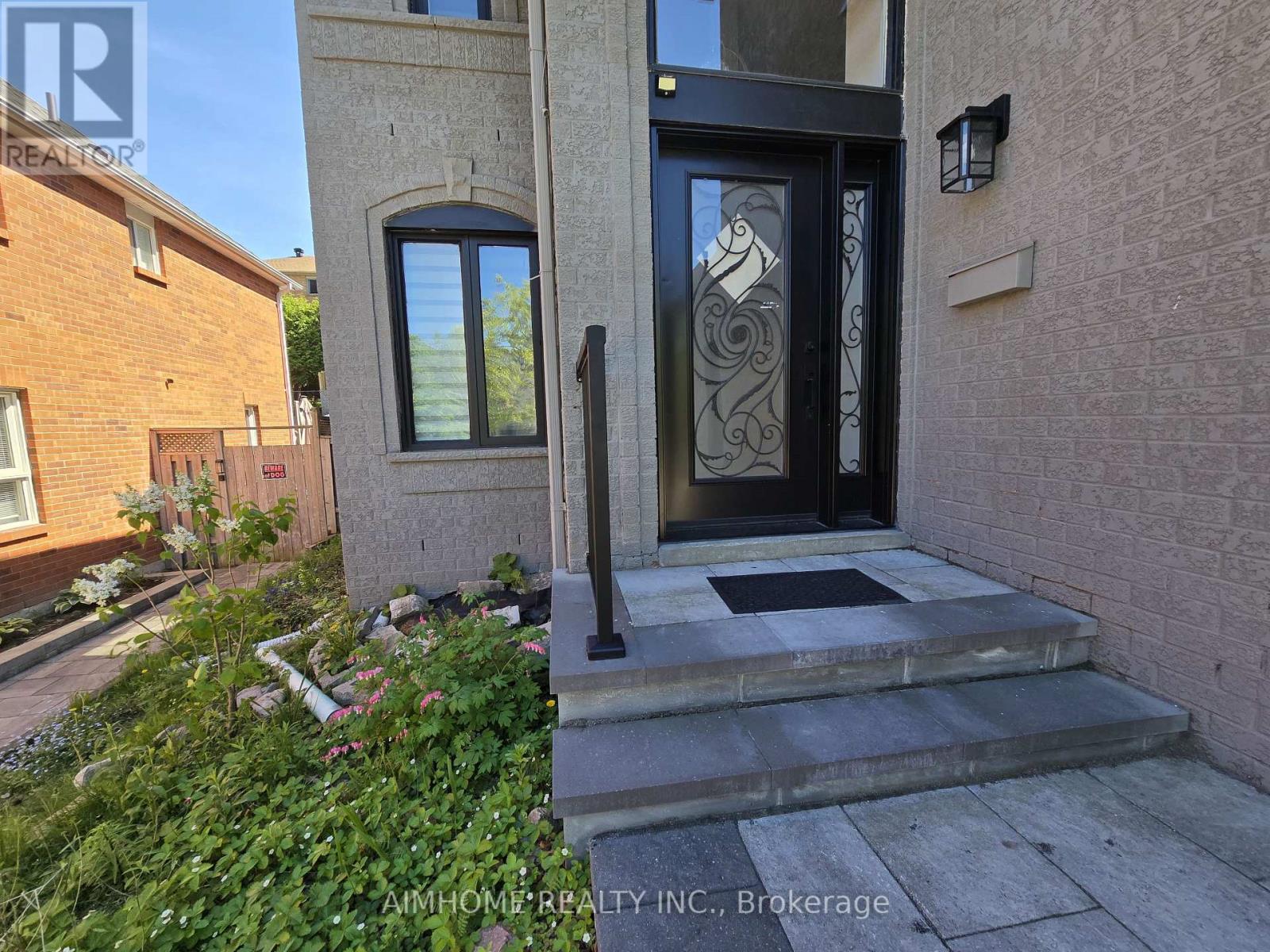 137 Mcclellan Way, Aurora, Ontario  L4G 6M5 - Photo 12 - N13219690