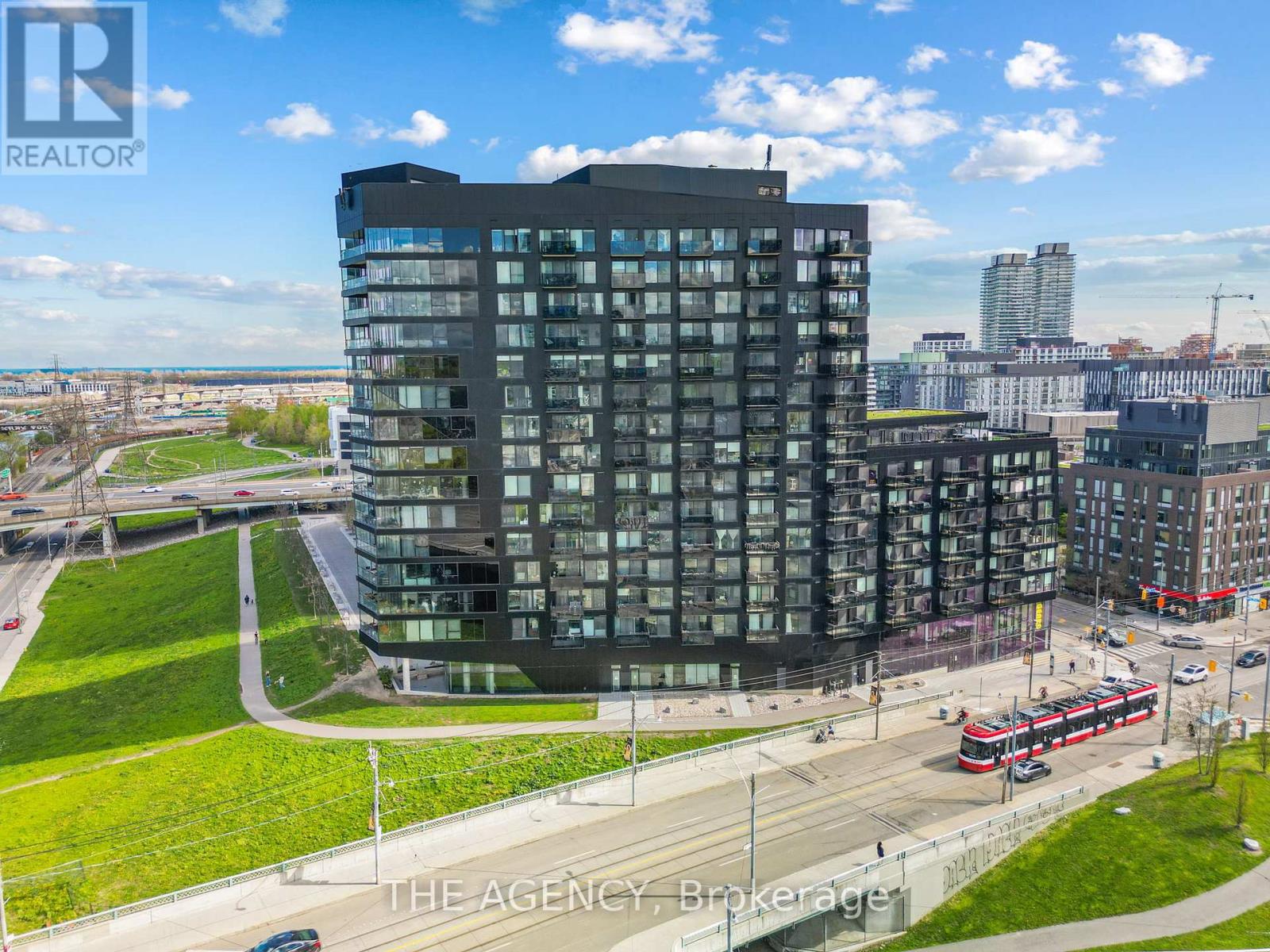 624 - 51 TROLLEY CRESCENT, Toronto, Ontario