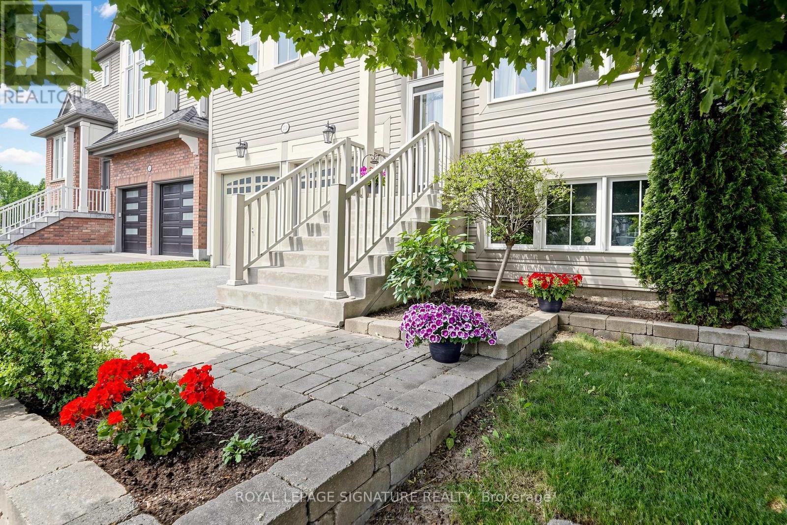 2339 Pilgrim Square, Oshawa, Ontario  L1L 0C1 - Photo 2 - E13482244