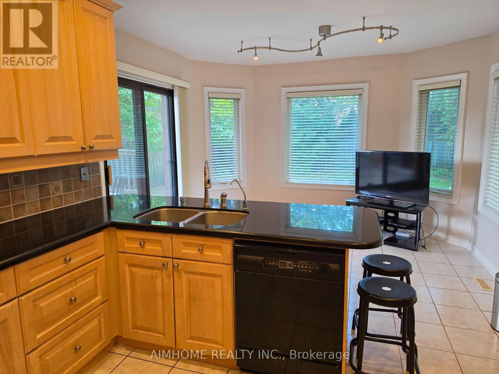 49 Holbrook Court, Markham, Ontario  L3R 7P8 - Photo 8 - N13482240
