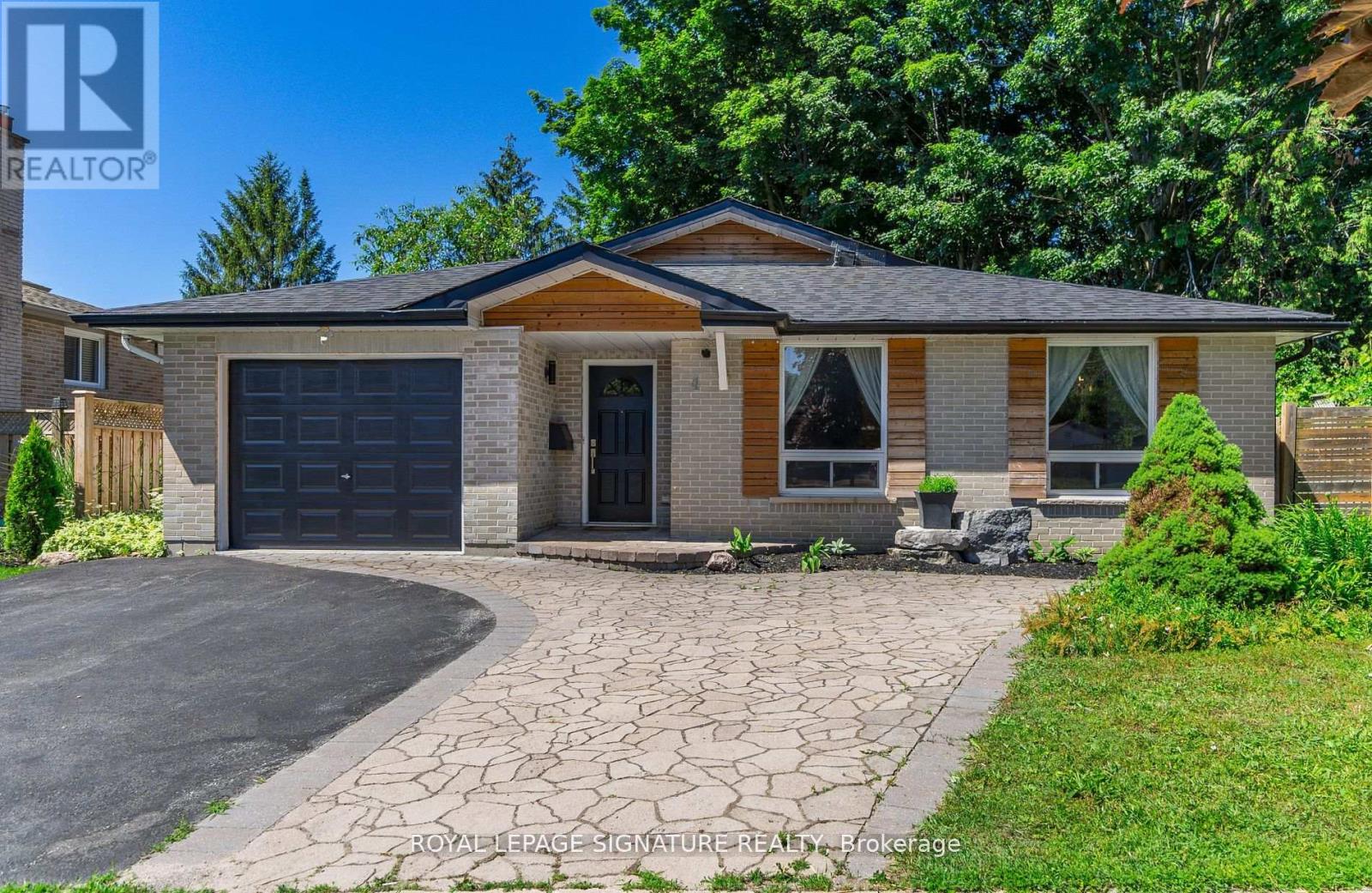 UPPER - 4 PATRICIA AVENUE, barrie (cundles east), Ontario