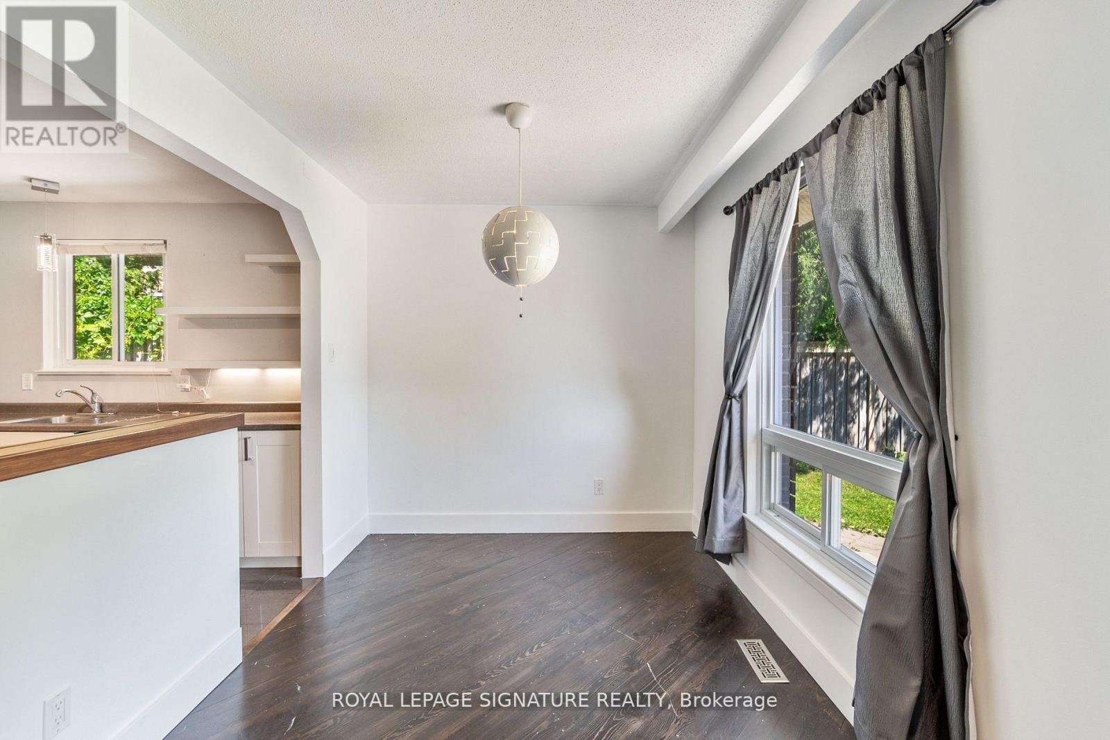 Upper - 4 Patricia Avenue, Barrie (Cundles East), Ontario  L4M 3J7 - Photo 13 - S13482322