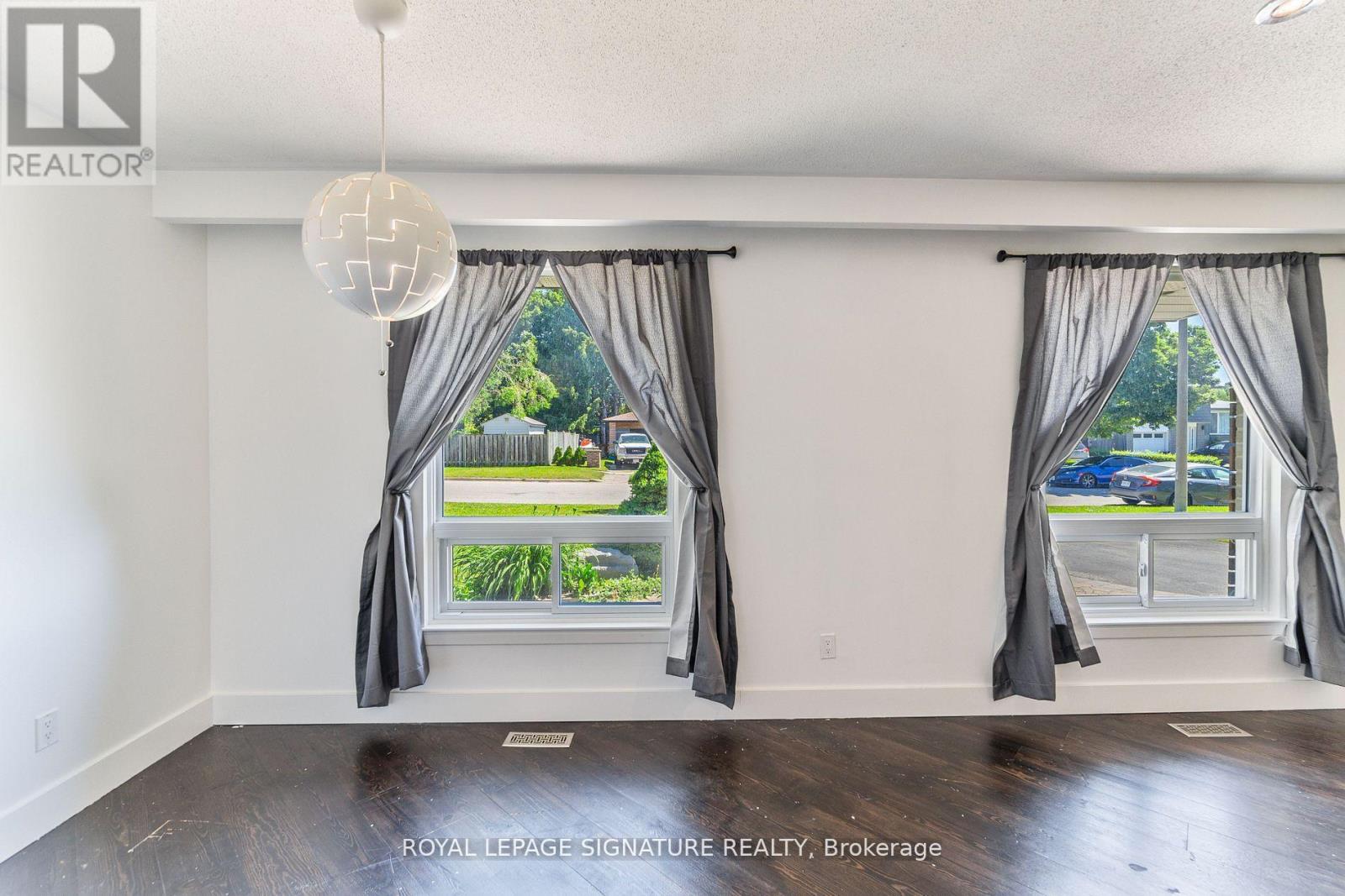 Upper - 4 Patricia Avenue, Barrie (Cundles East), Ontario  L4M 3J7 - Photo 14 - S13482322