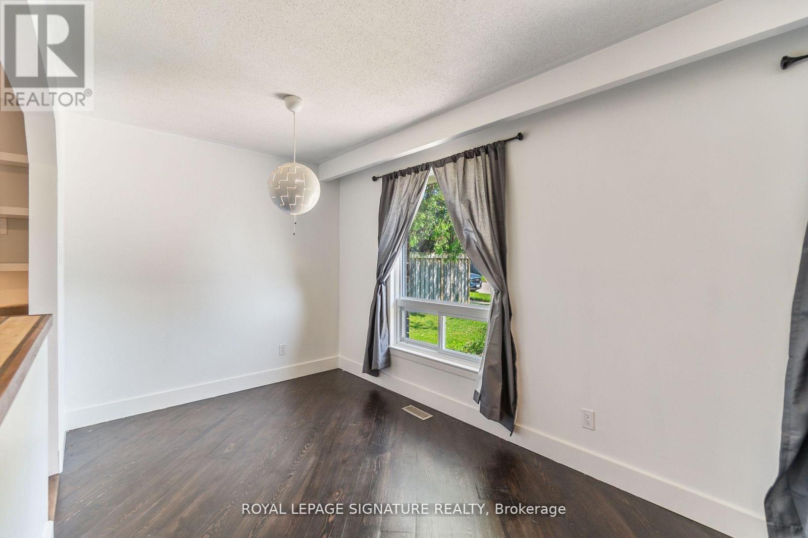 Upper - 4 Patricia Avenue, Barrie (Cundles East), Ontario  L4M 3J7 - Photo 16 - S13482322