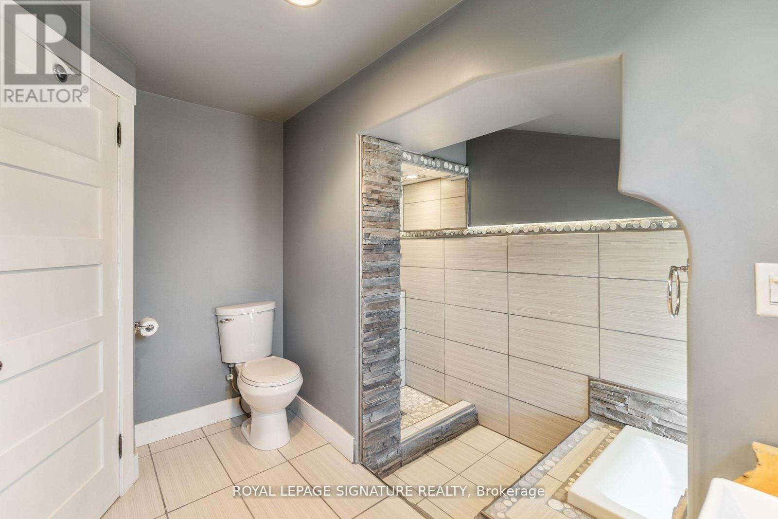 Upper - 4 Patricia Avenue, Barrie (Cundles East), Ontario  L4M 3J7 - Photo 30 - S13482322