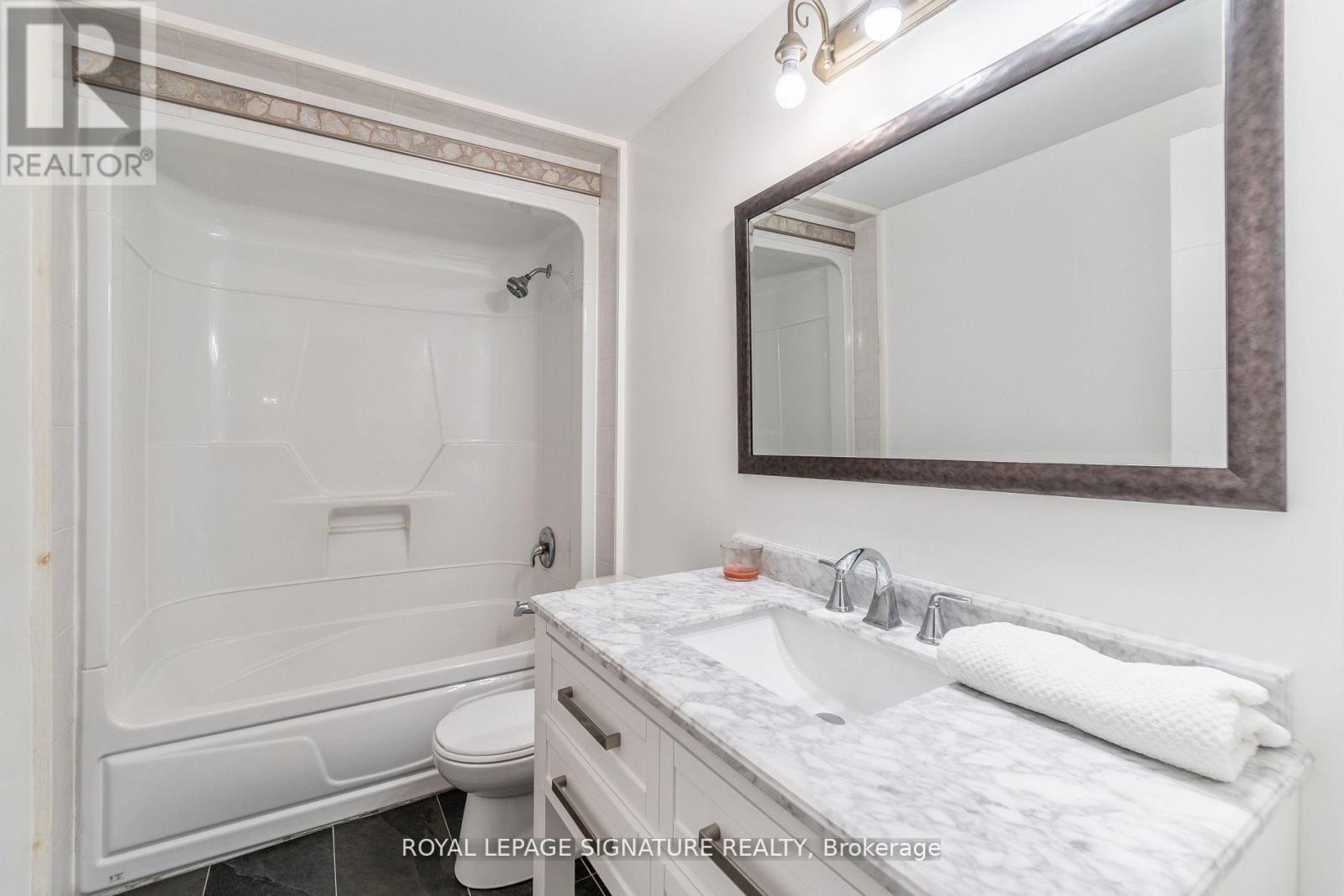 Upper - 4 Patricia Avenue, Barrie (Cundles East), Ontario  L4M 3J7 - Photo 36 - S13482322