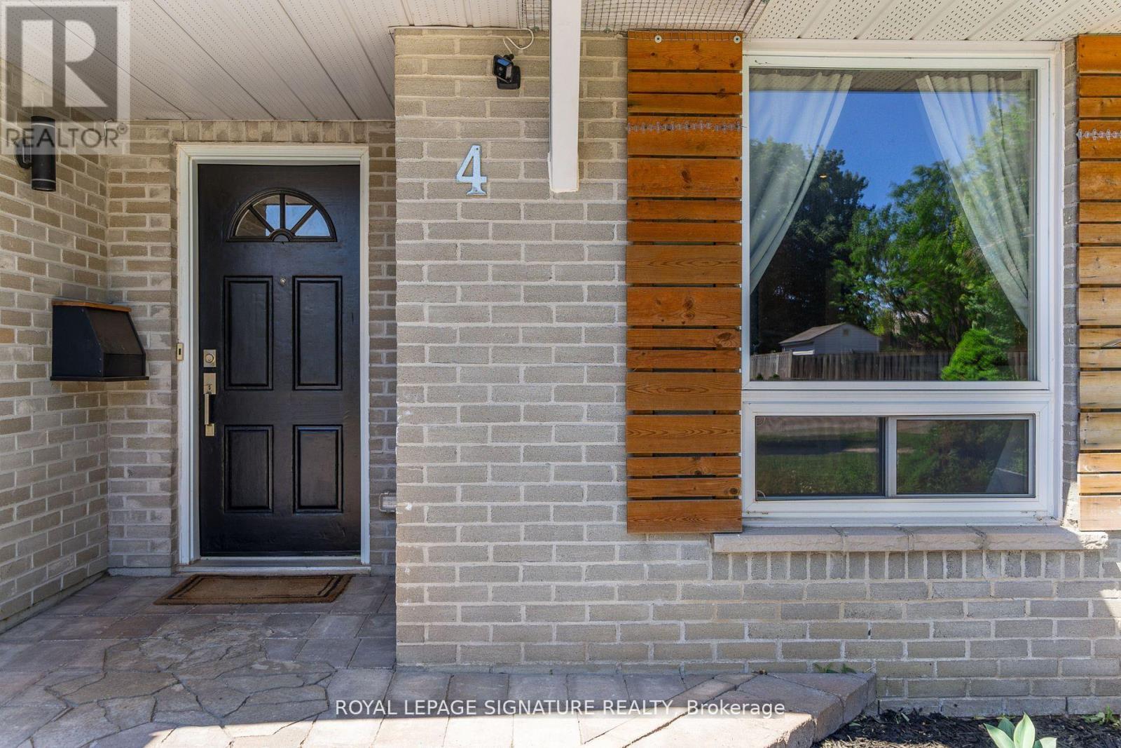 Upper - 4 Patricia Avenue, Barrie (Cundles East), Ontario  L4M 3J7 - Photo 5 - S13482322