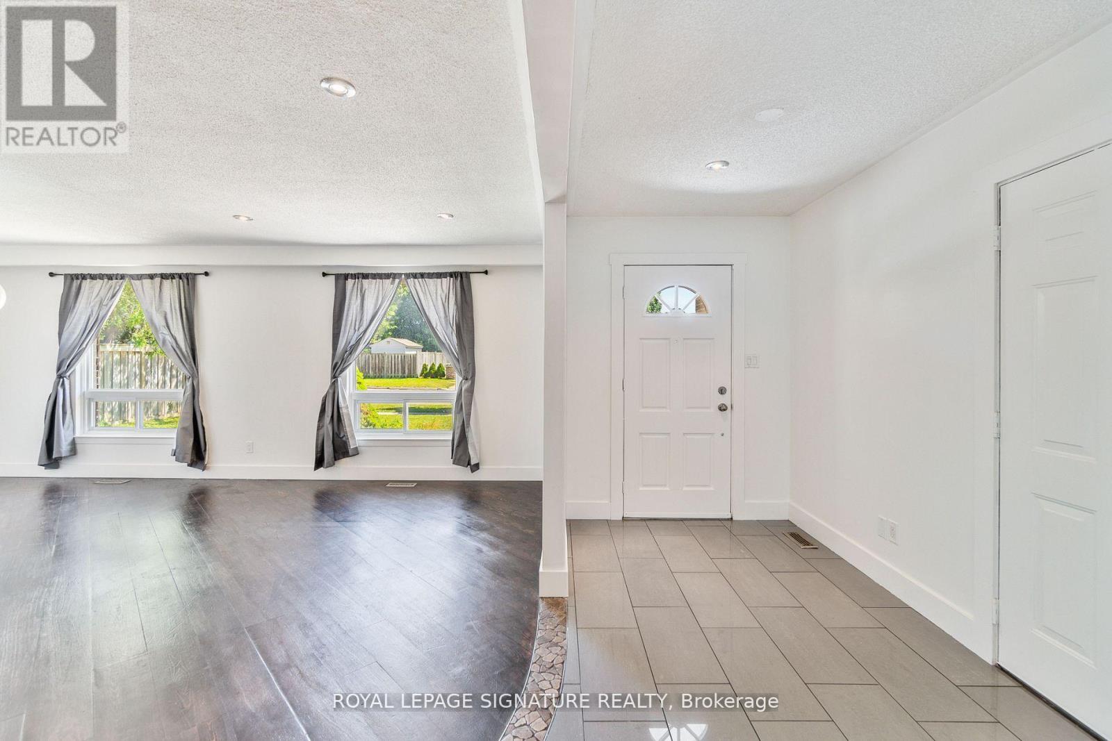 Upper - 4 Patricia Avenue, Barrie (Cundles East), Ontario  L4M 3J7 - Photo 7 - S13482322