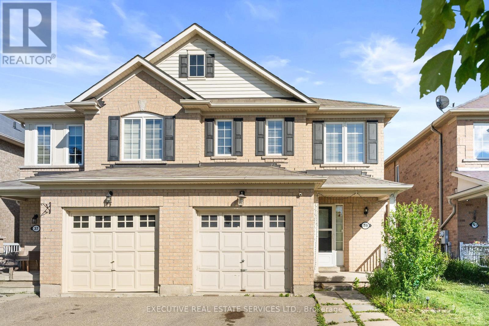 39 Kintyre Street, Brampton, Ontario  L6Z 0E5 - Photo 2 - W13482320