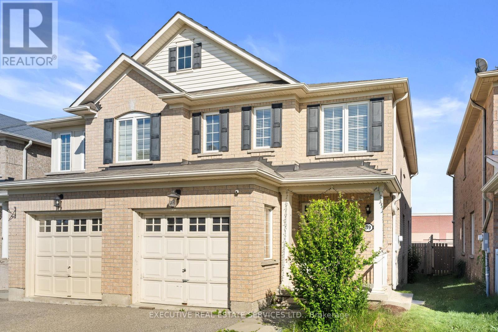 39 Kintyre Street, Brampton, Ontario  L6Z 0E5 - Photo 3 - W13482320