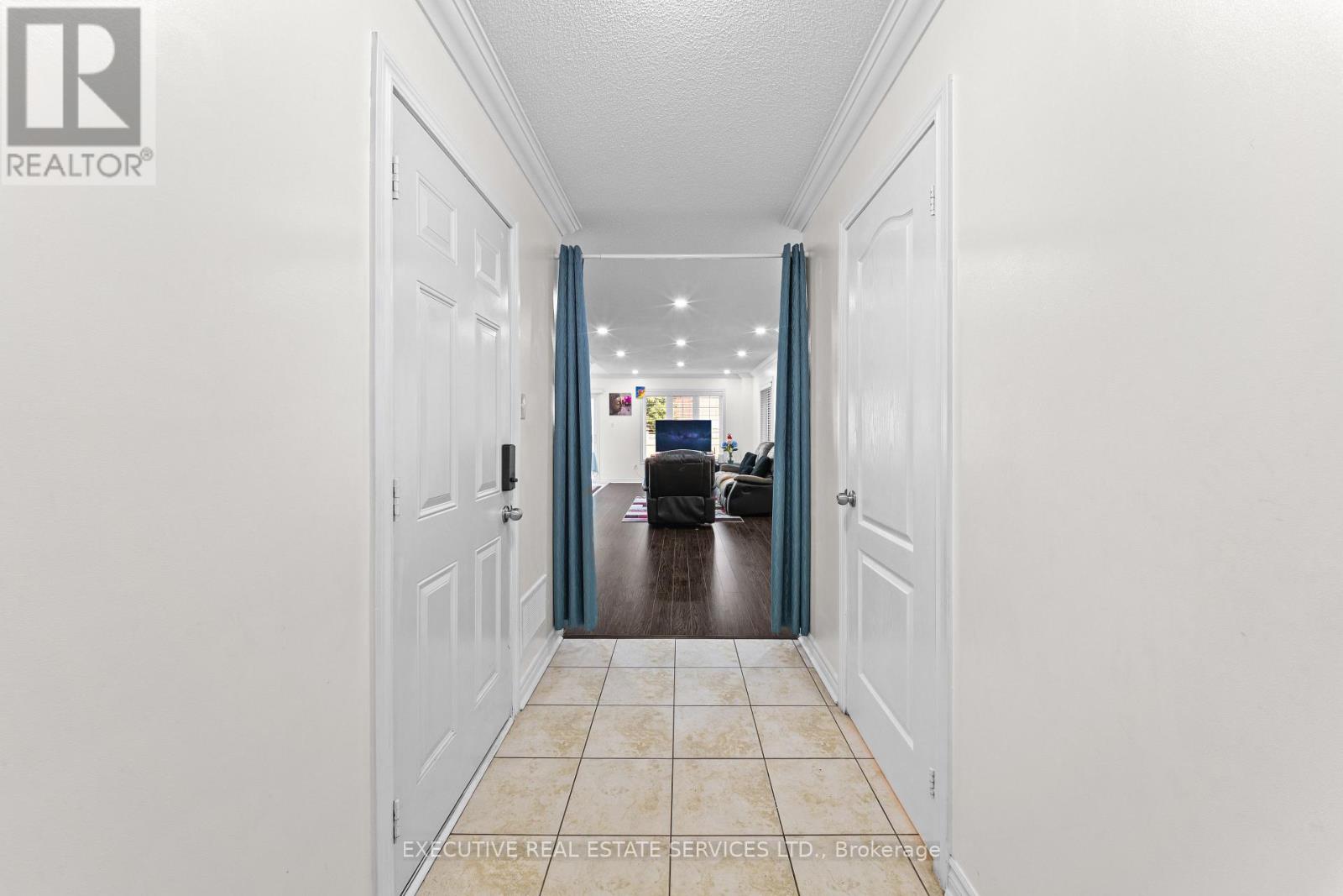 39 Kintyre Street, Brampton, Ontario  L6Z 0E5 - Photo 7 - W13482320