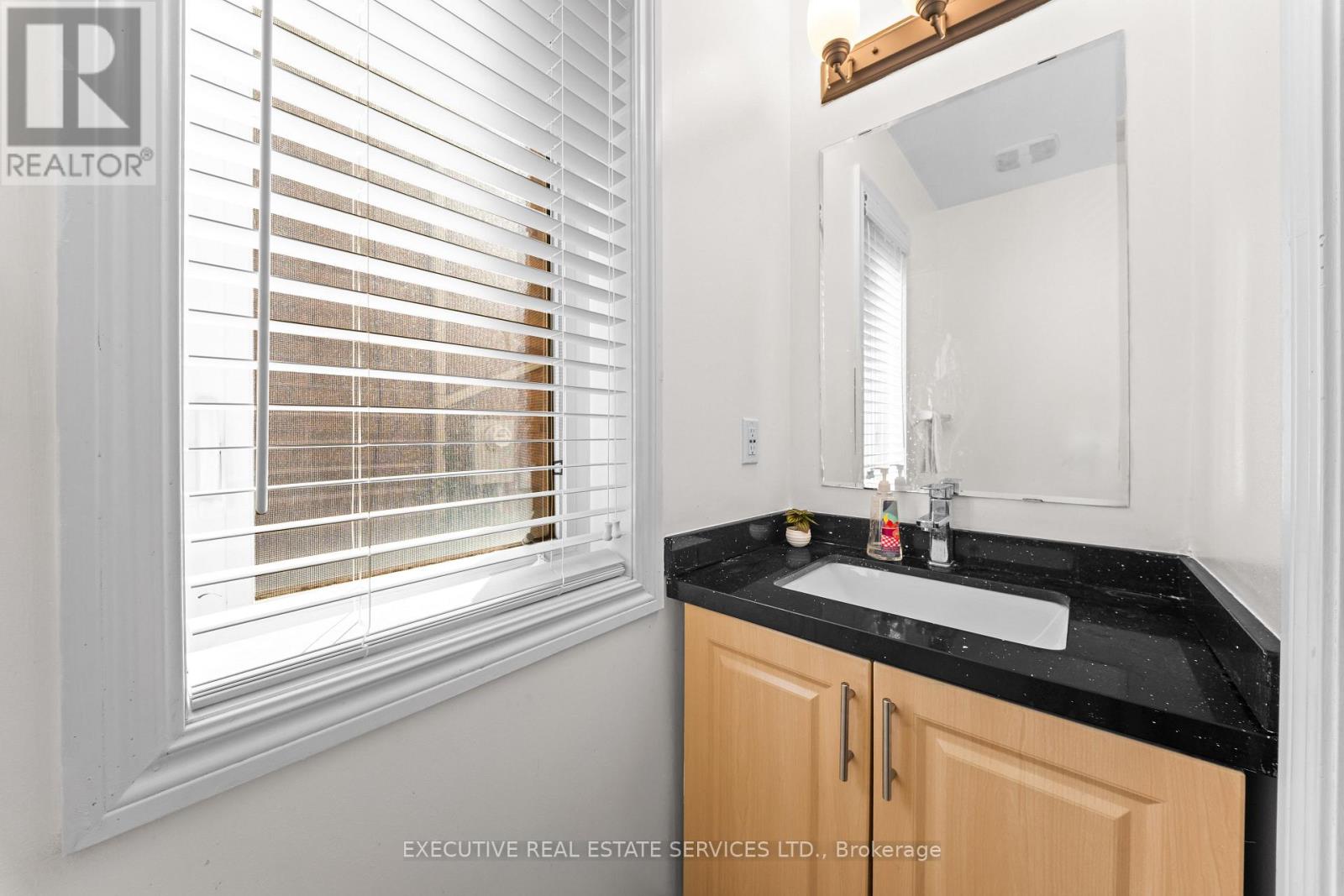 39 Kintyre Street, Brampton, Ontario  L6Z 0E5 - Photo 8 - W13482320