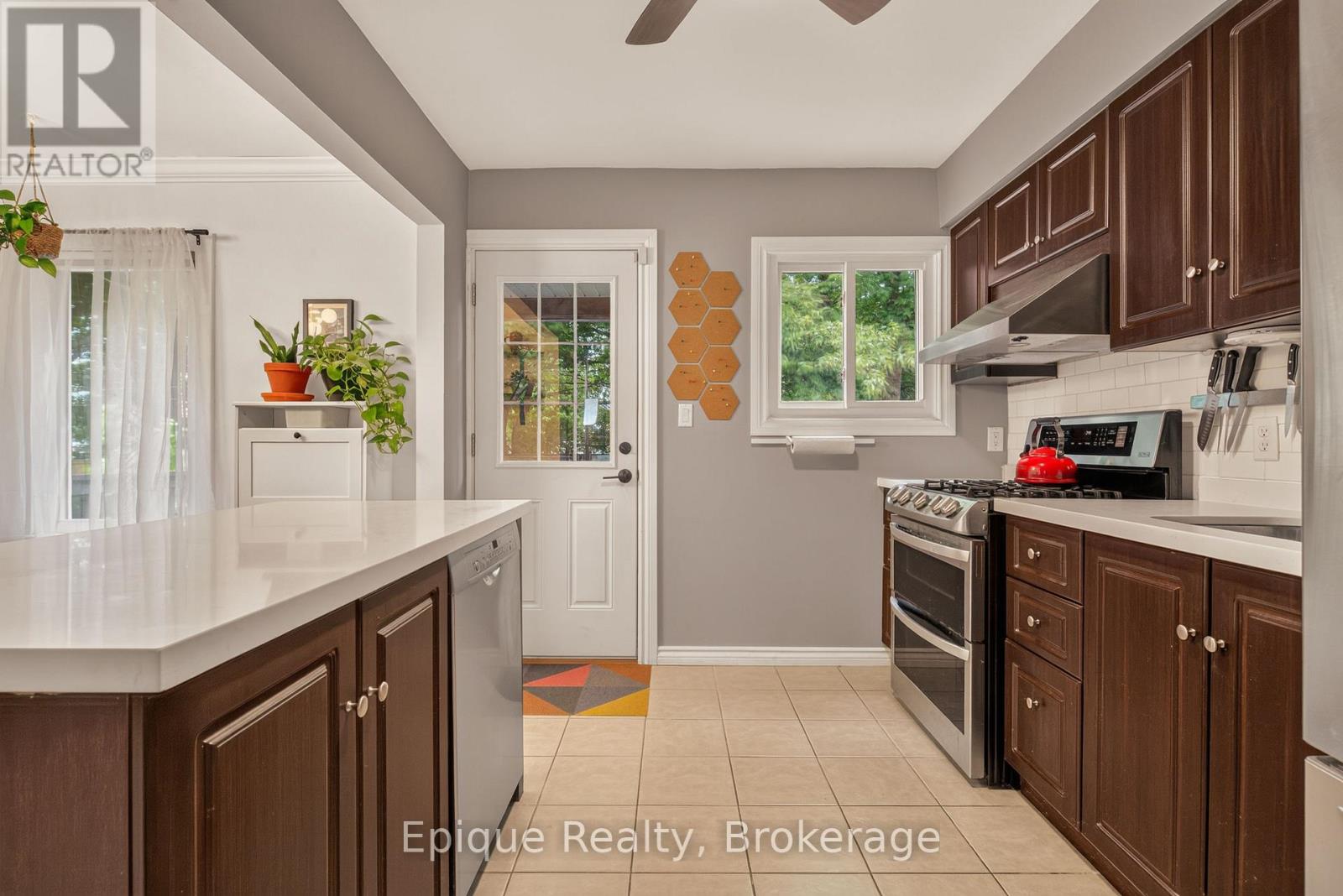 93 Graham Avenue S, Hamilton, Ontario  L8K 2M2 - Photo 10 - X13482214