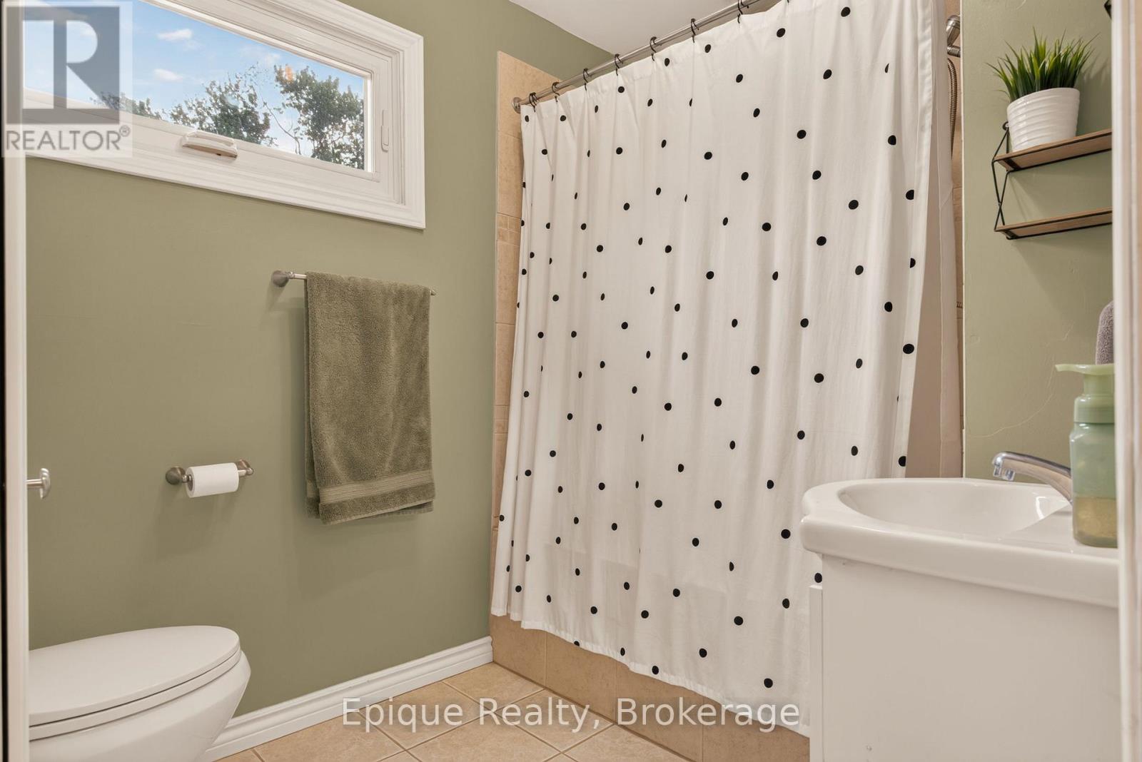 93 Graham Avenue S, Hamilton, Ontario  L8K 2M2 - Photo 24 - X13482214