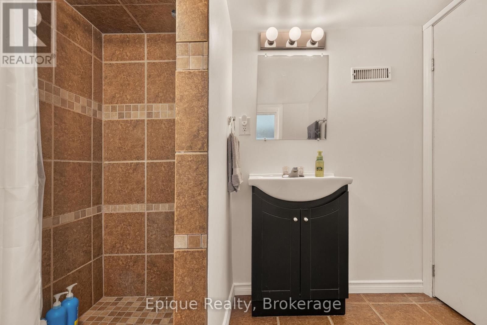 93 Graham Avenue S, Hamilton, Ontario  L8K 2M2 - Photo 31 - X13482214