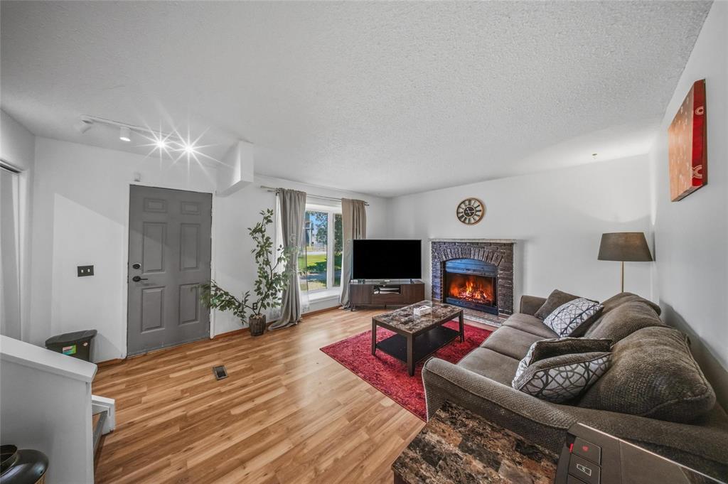 39 Culloden Road, Winnipeg, Manitoba  R2J 3S4 - Photo 4 - 202614804