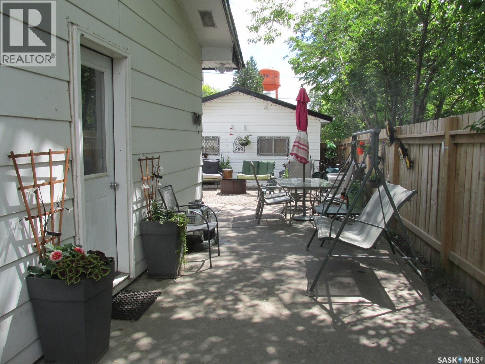 508 1st Avenue W, Nipawin, Saskatchewan  S0E 1E0 - Photo 2 - SK036200