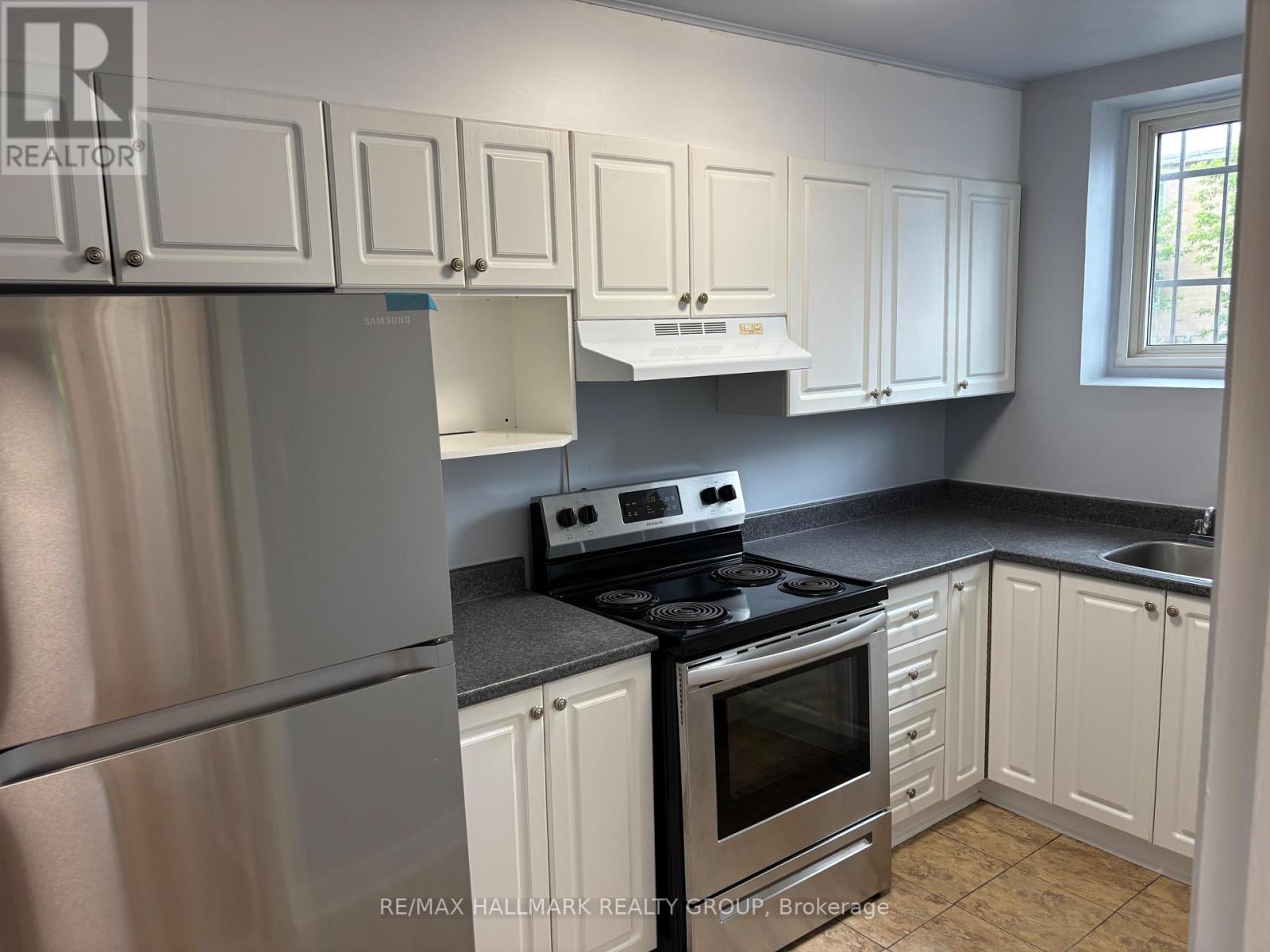 2 - 1064 Merivale Road, Ottawa, Ontario  K1Z 6A9 - Photo 3 - X13482438
