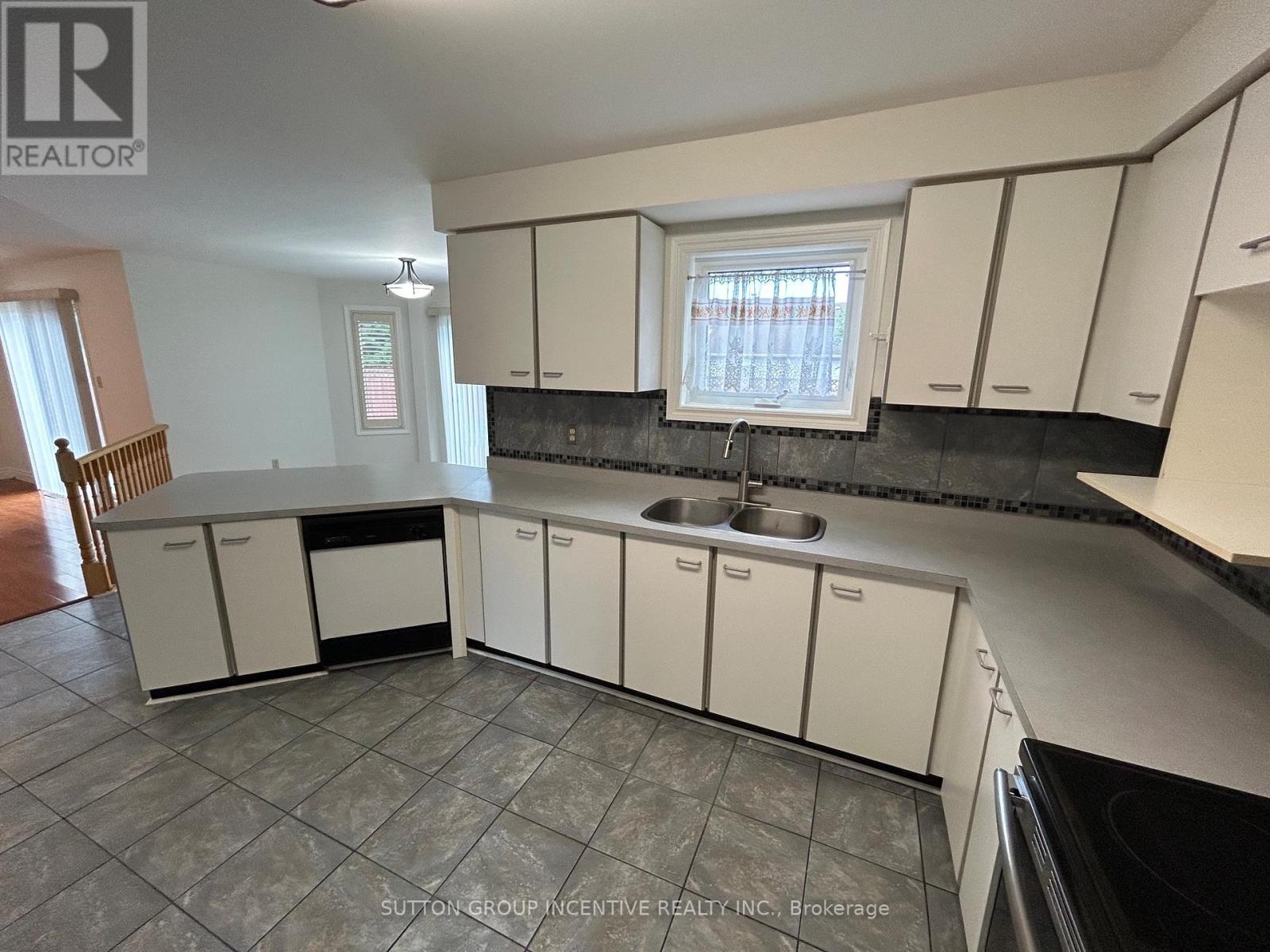 189 Hanmer Street W, Barrie (West Bayfield), Ontario L4N 7J9 - Photo 8 - S13482424
