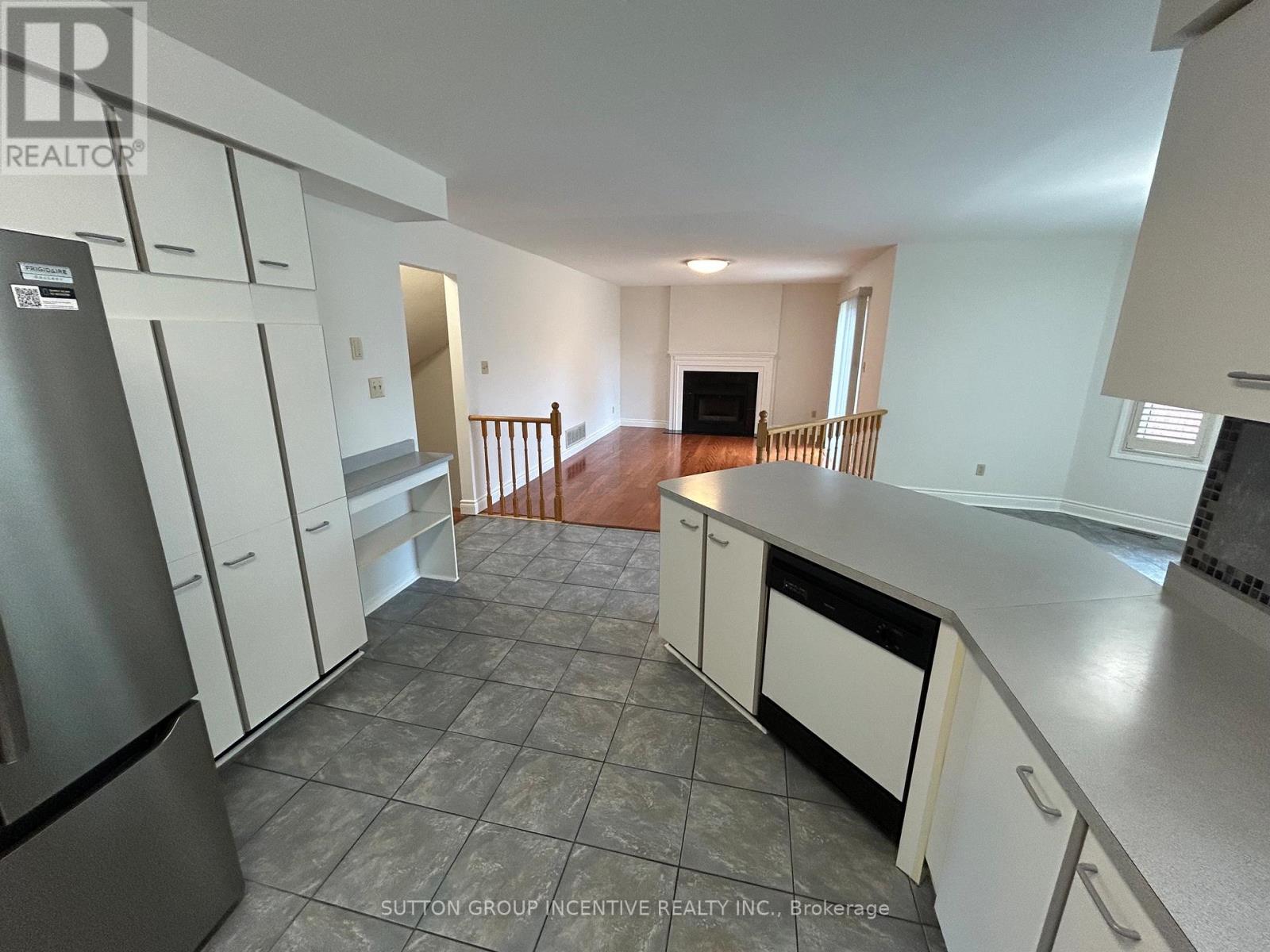 189 Hanmer Street W, Barrie (West Bayfield), Ontario L4N 7J9 - Photo 9 - S13482424