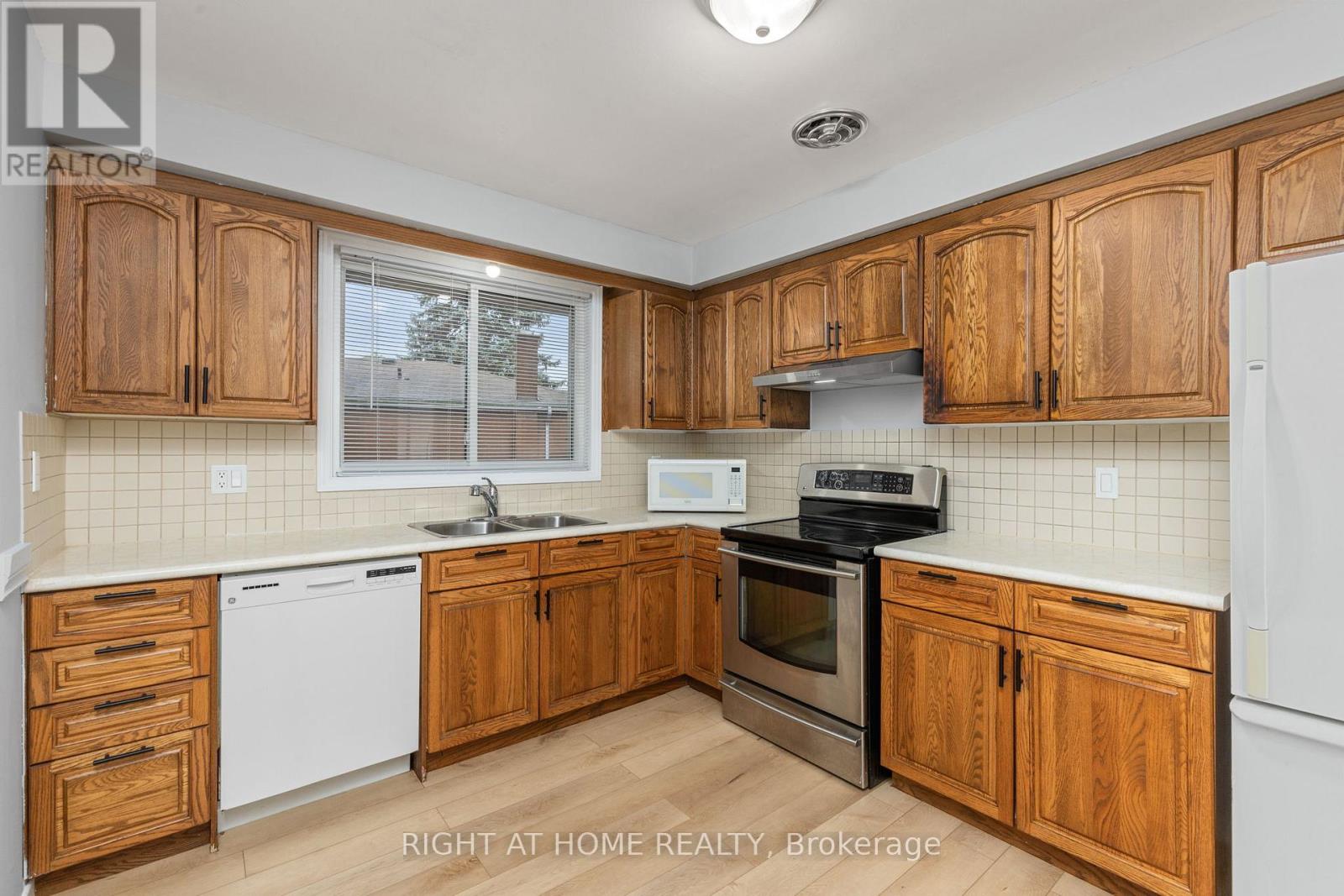 39 San Francisco Avenue, Hamilton, Ontario  L9C 5N8 - Photo 10 - X13482370