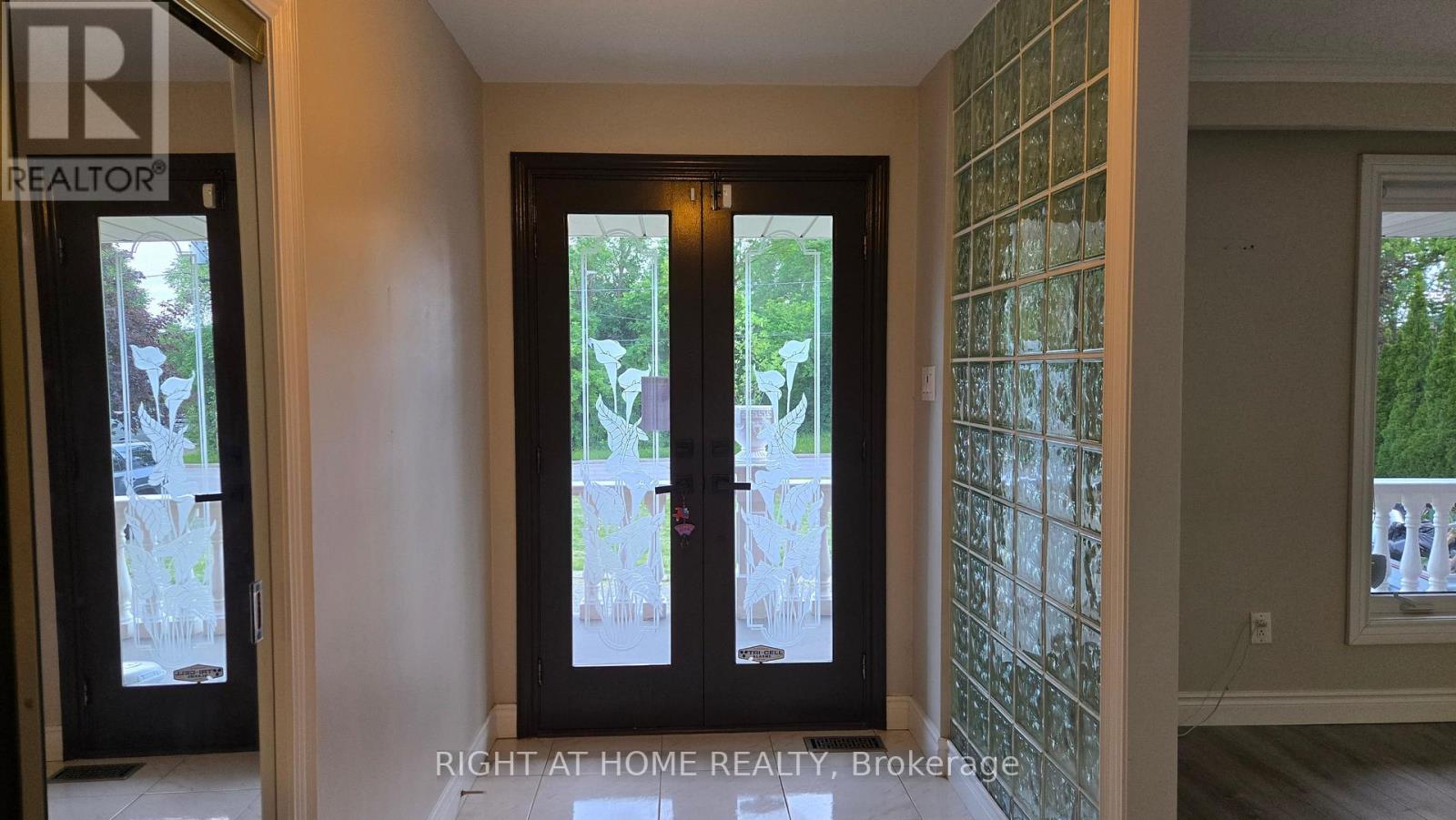 20 MAY AVENUE, Richmond Hill, Ontario
