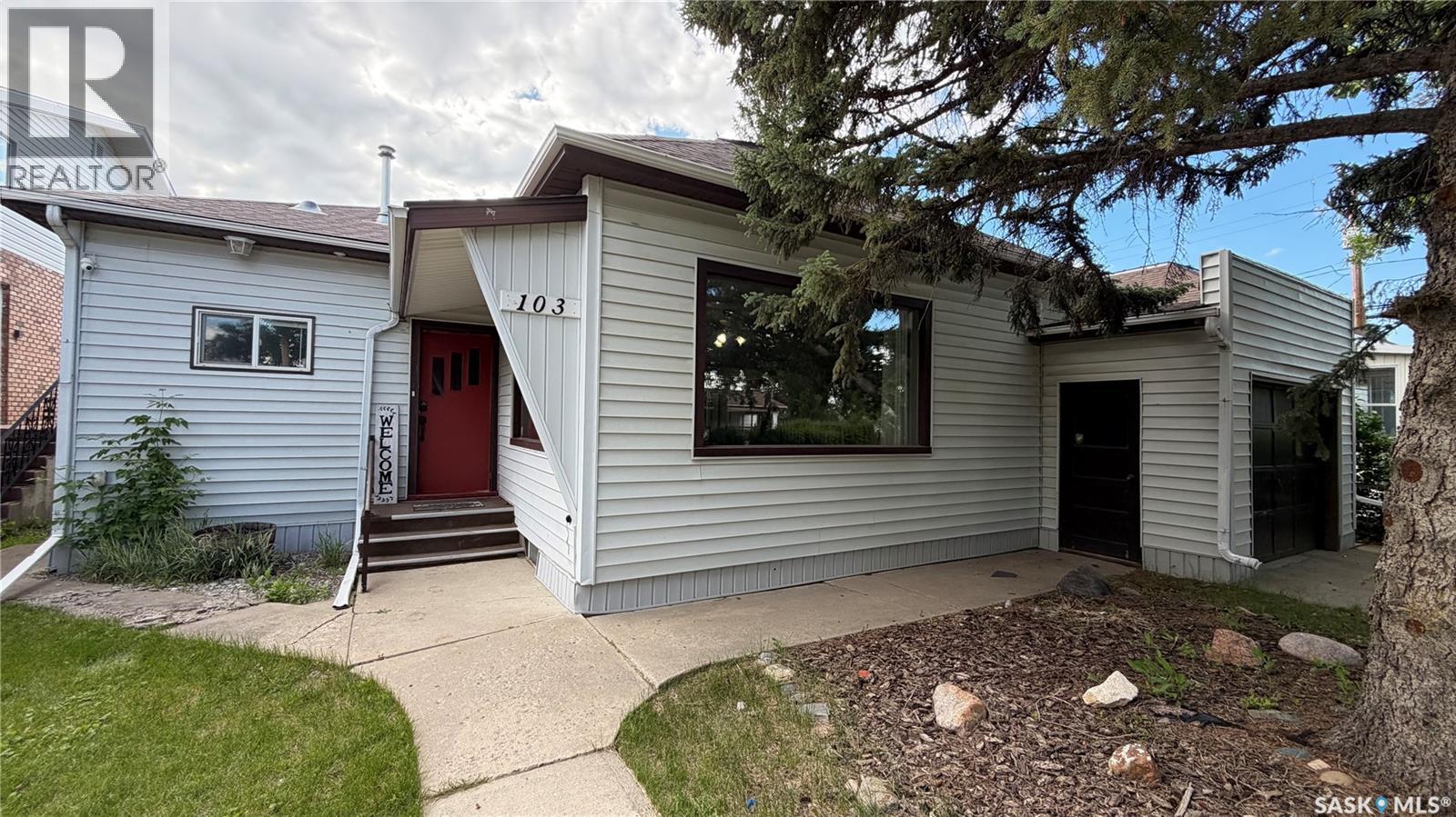 103 Walsh STREET, Maple Creek, Saskatchewan