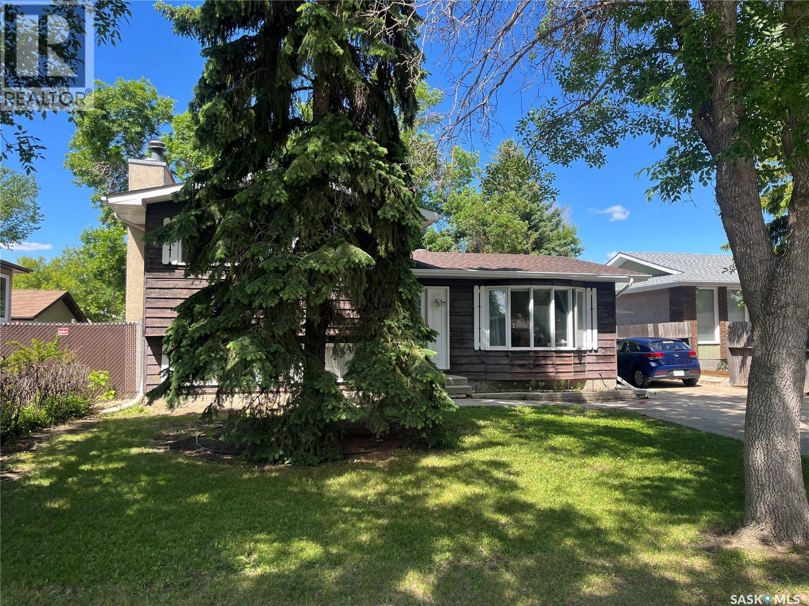 7 Watts Bay, Regina, Saskatchewan  S4N 5G6 - Photo 2 - SK040325