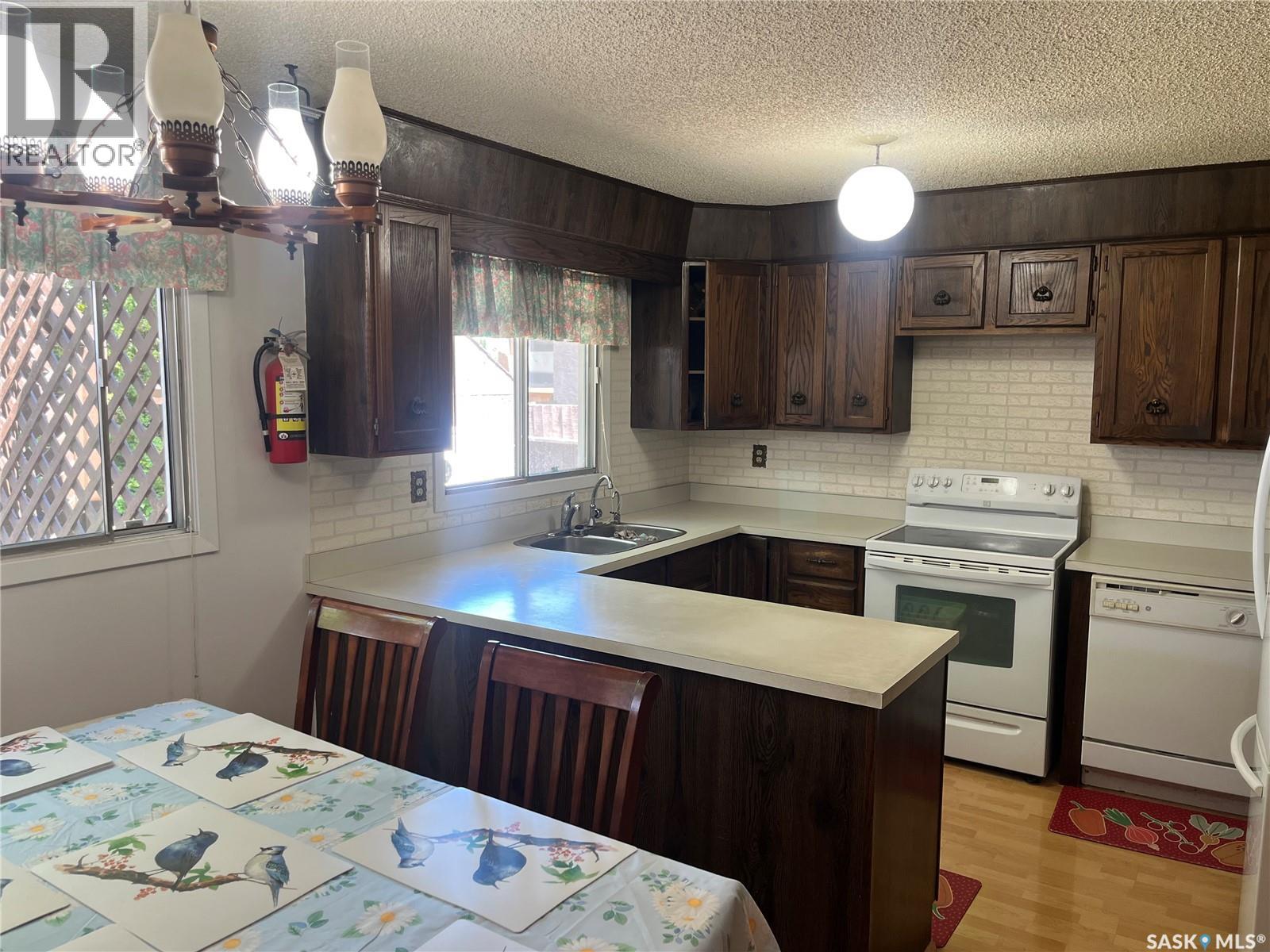 7 Watts Bay, Regina, Saskatchewan  S4N 5G6 - Photo 6 - SK040325