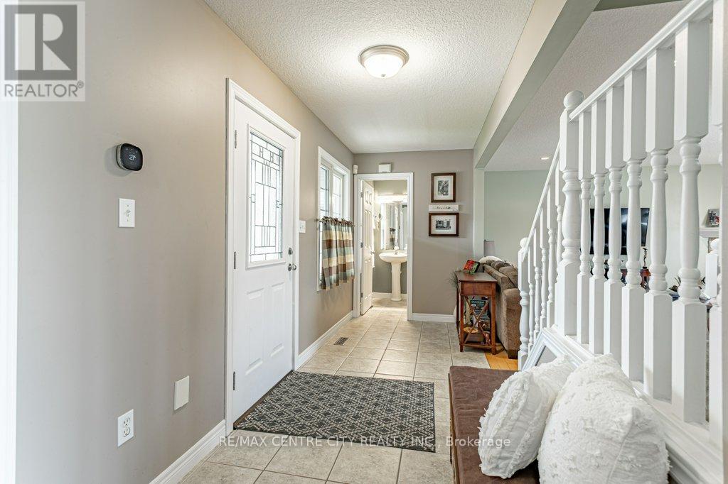 45 Riverbank Drive, St. Thomas, Ontario  N5P 4M8 - Photo 8 - X13482528