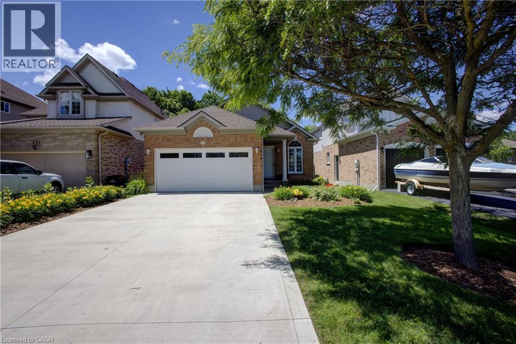 439 Woodrow Drive, Waterloo, Ontario  N2T 2V6 - Photo 1 - 40842553