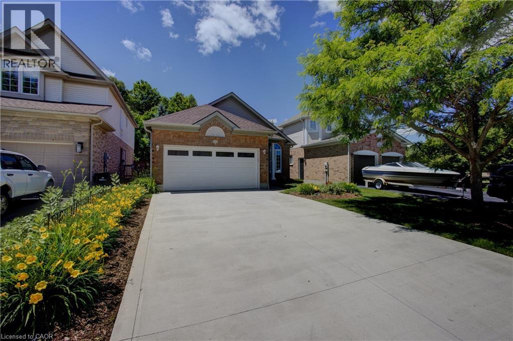 439 Woodrow Drive, Waterloo, Ontario  N2T 2V6 - Photo 3 - 40842553