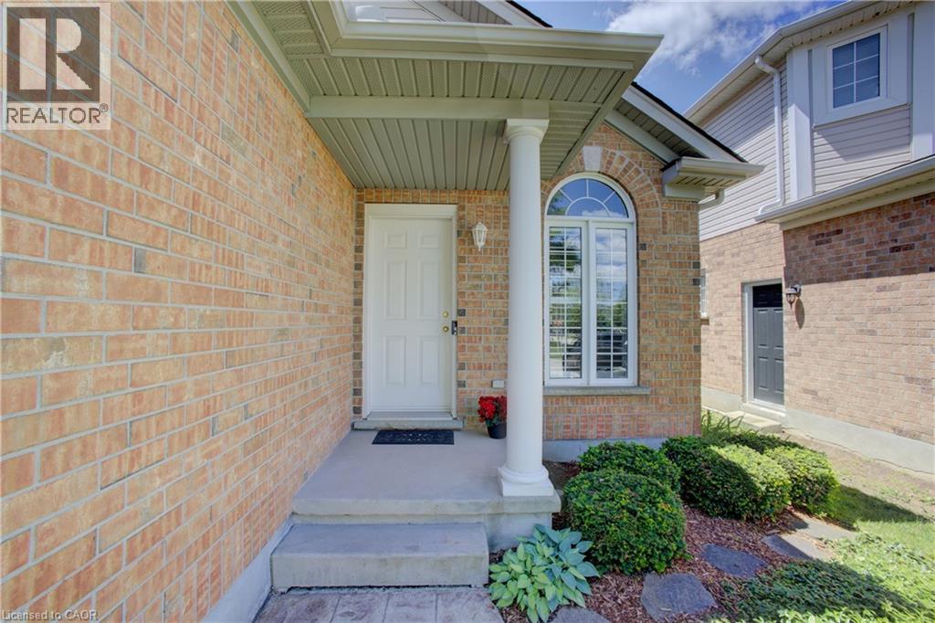 439 Woodrow Drive, Waterloo, Ontario  N2T 2V6 - Photo 5 - 40842553