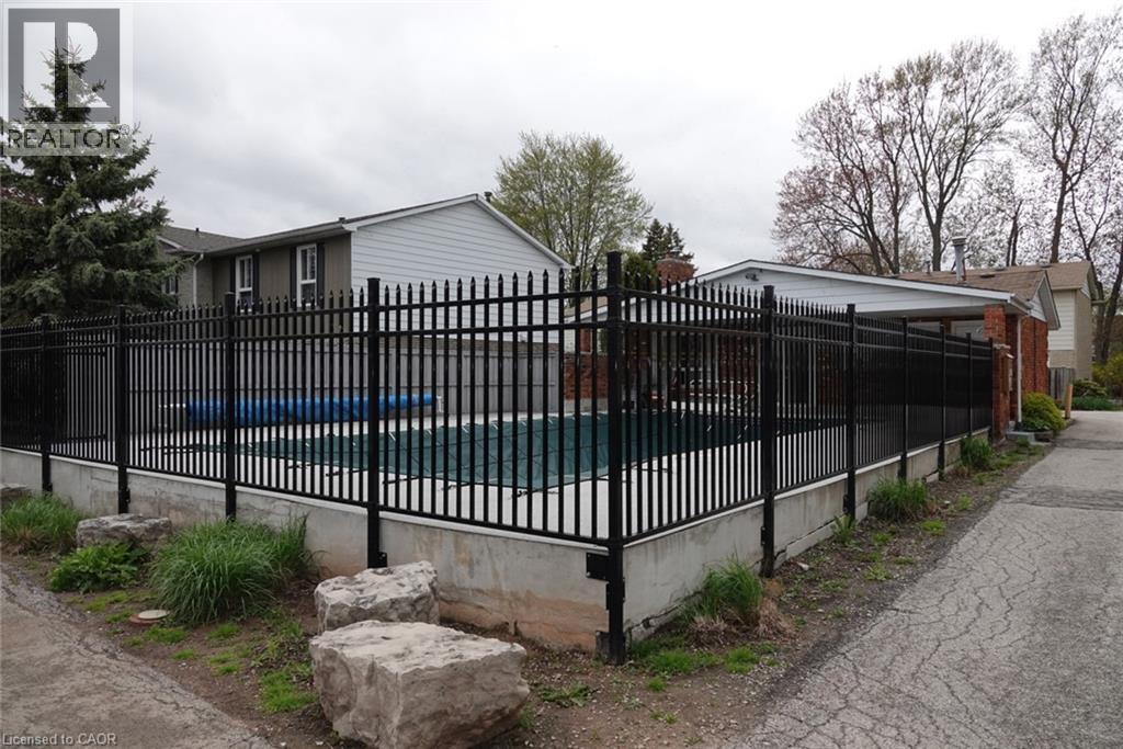 5475 Lakeshore Road E Unit# 9, Burlington, Ontario  L7L 1E1 - Photo 4 - 40842593
