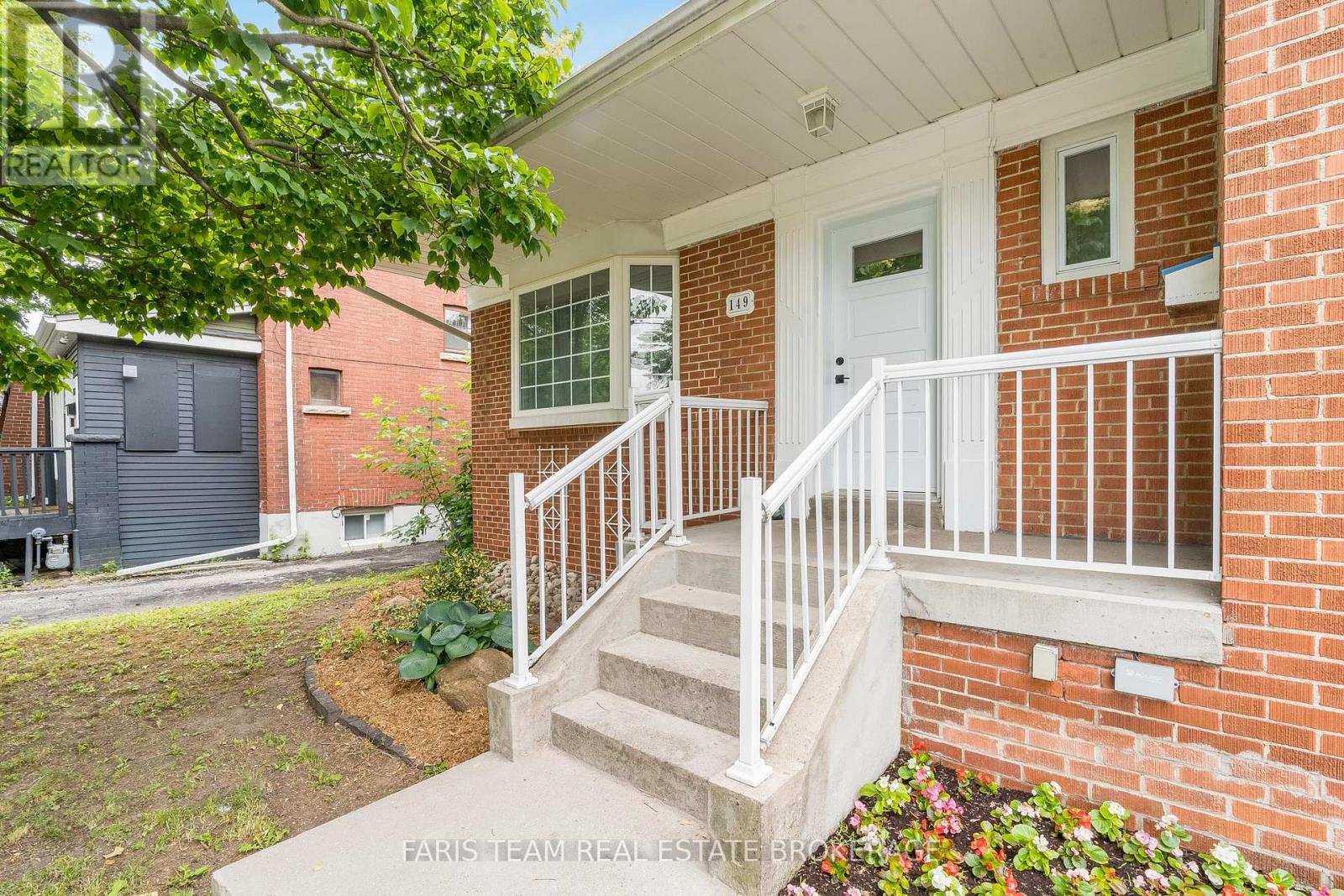 149 John Street, Toronto, Ontario  M9N 1J9 - Photo 3 - W13482544