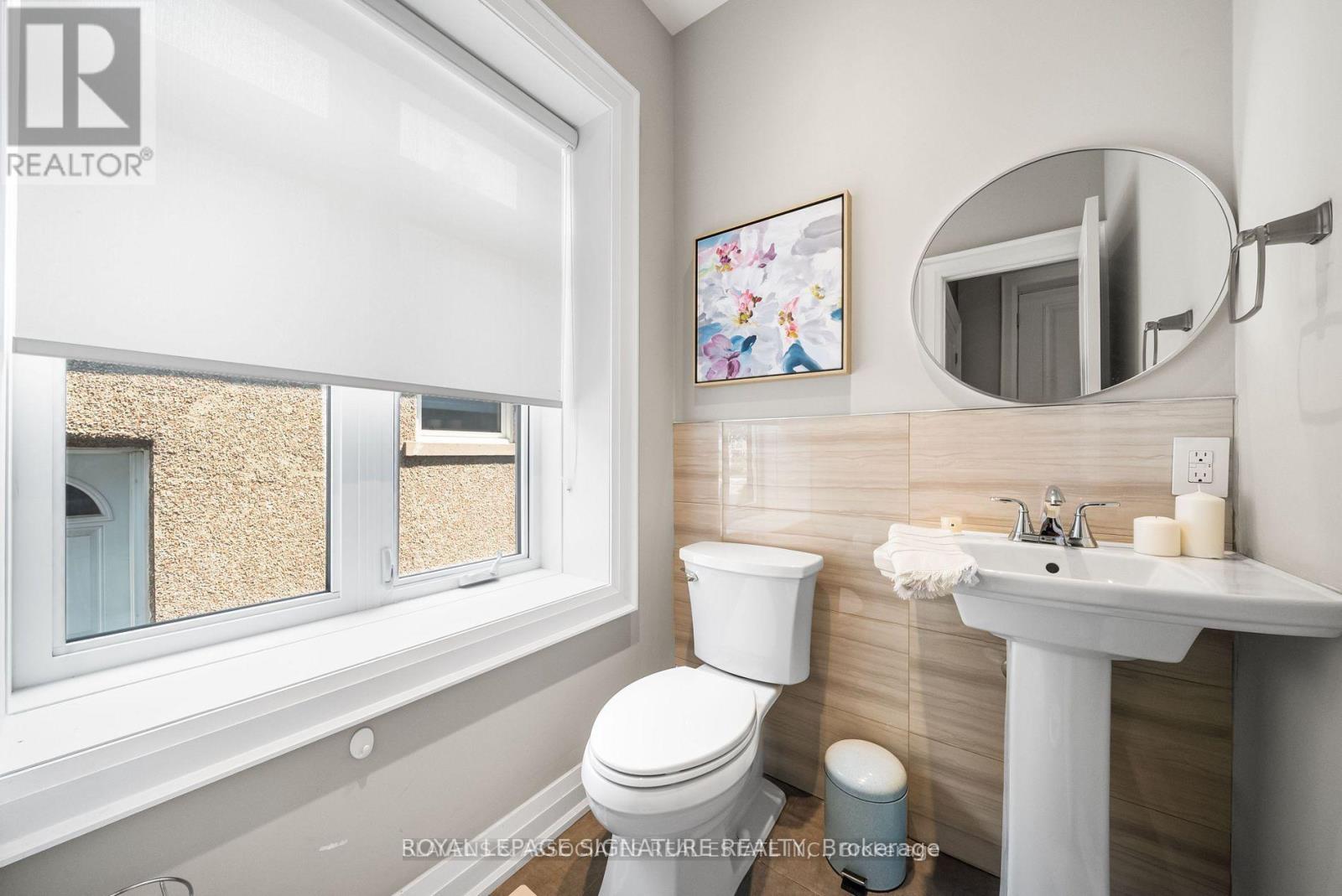1213 Glencairn Avenue, Toronto, Ontario  M6B 2B6 - Photo 14 - W13482574