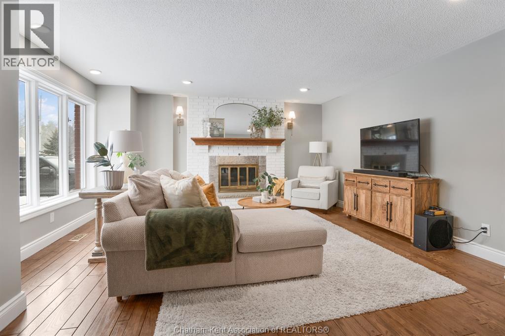 1821 Blackwell Road, Sarnia, Ontario  N7T 7H4 - Photo 5 - 26015010