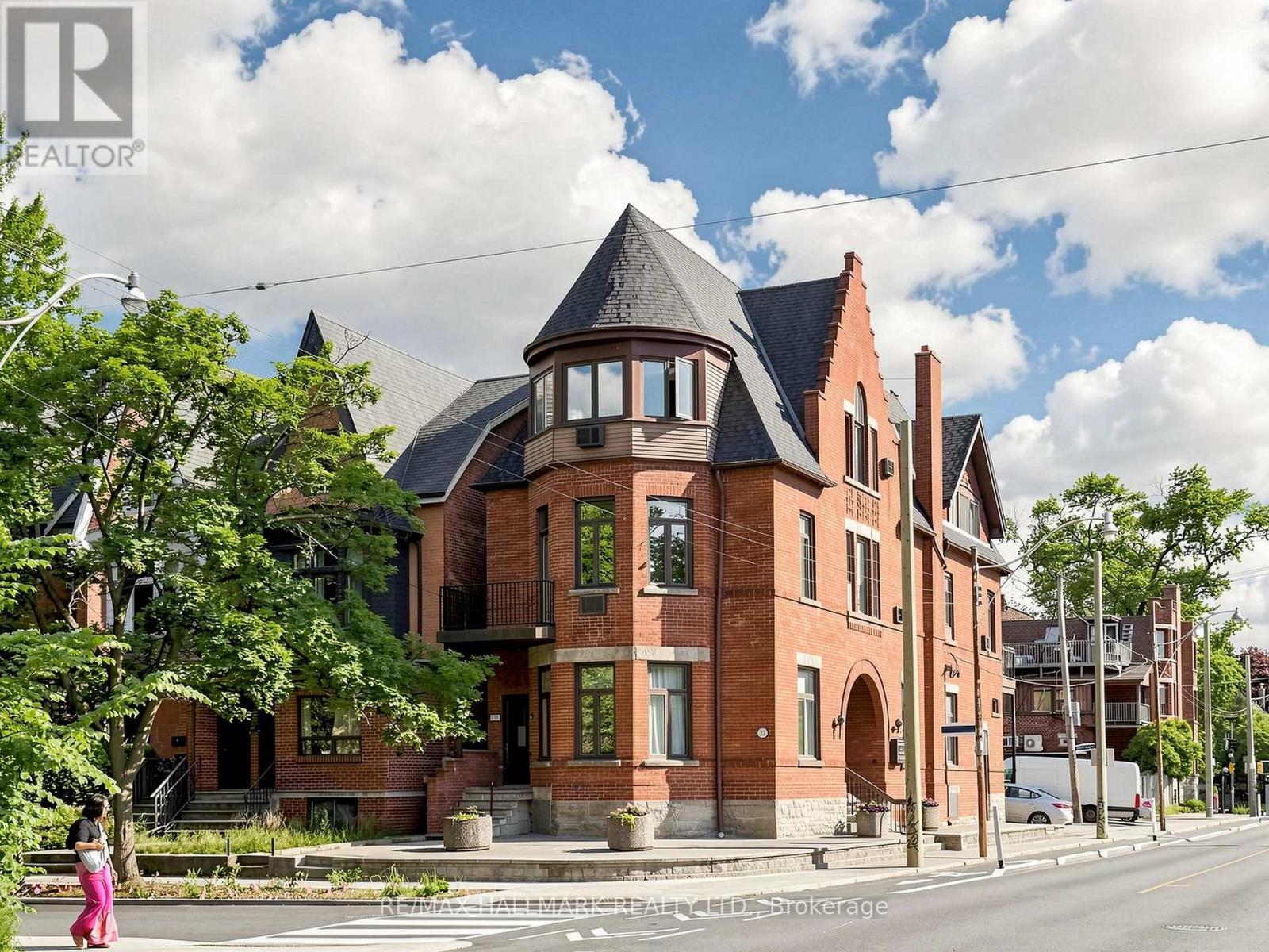 458 Markham Street, Toronto, Ontario  M6G 2L2 - Photo 2 - C13482698