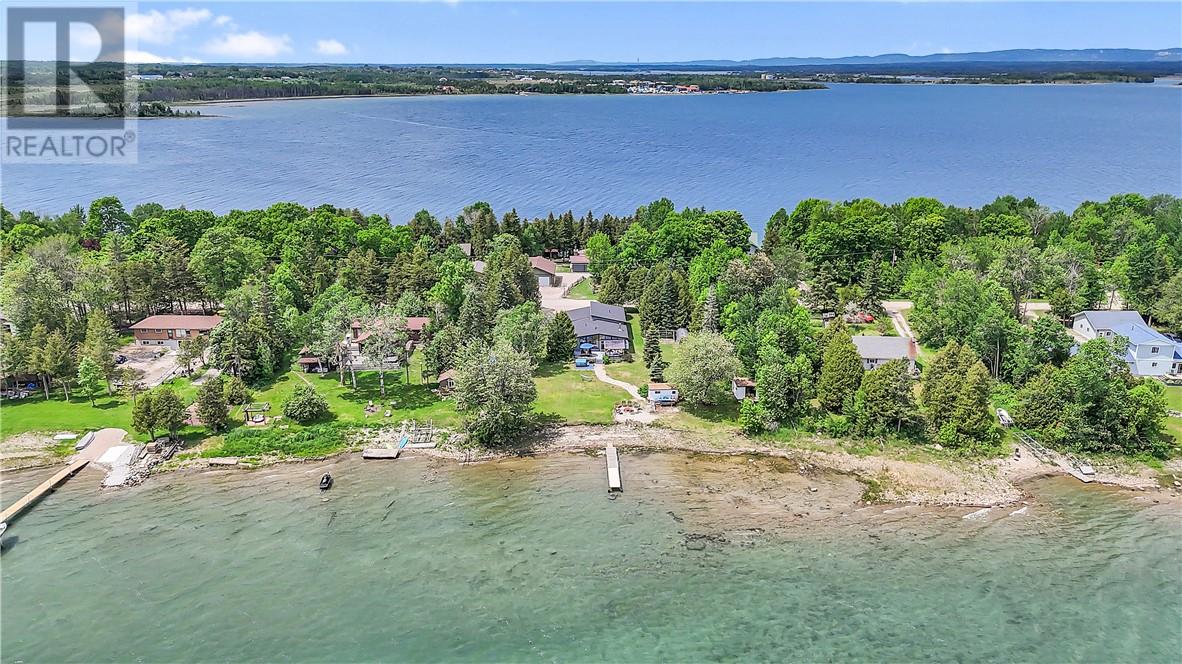 497 Whites Point Road, Little Current, Ontario  P0P 1K0 - Photo 6 - 2128704