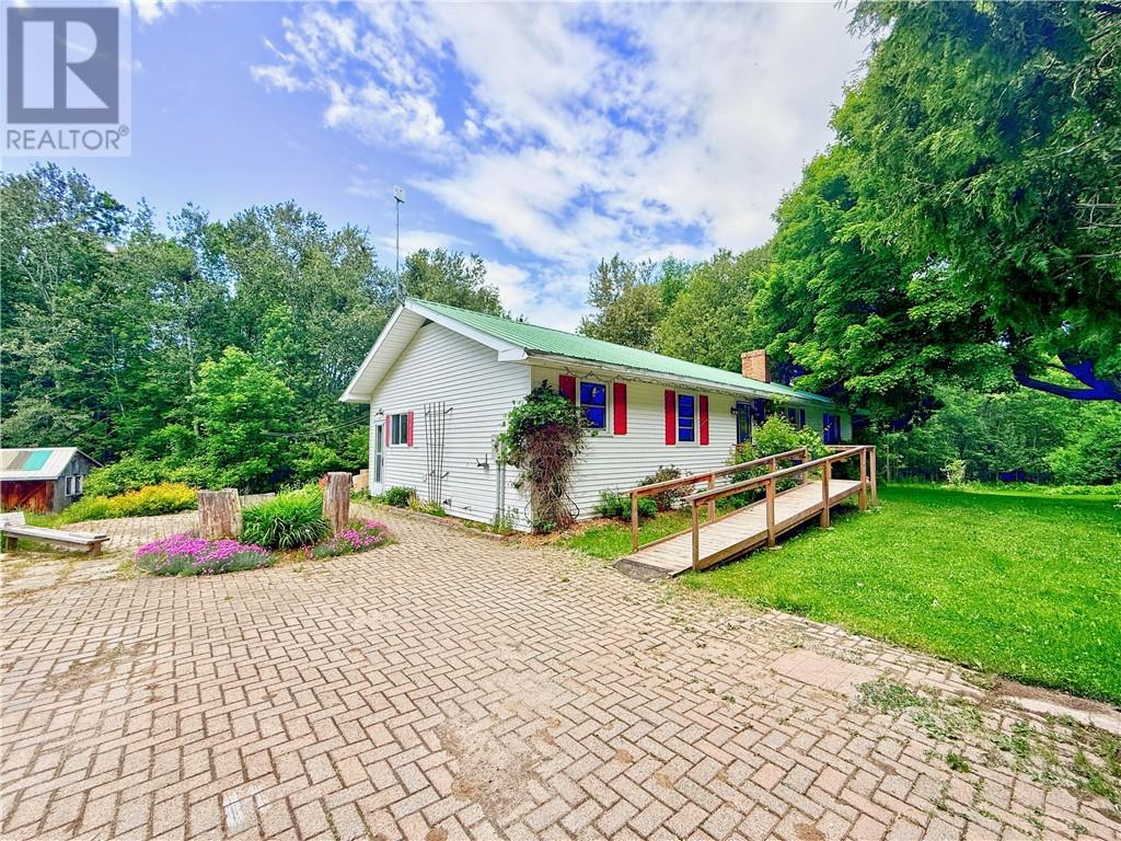 1317 Lakeshore Road, Kagawong, Ontario