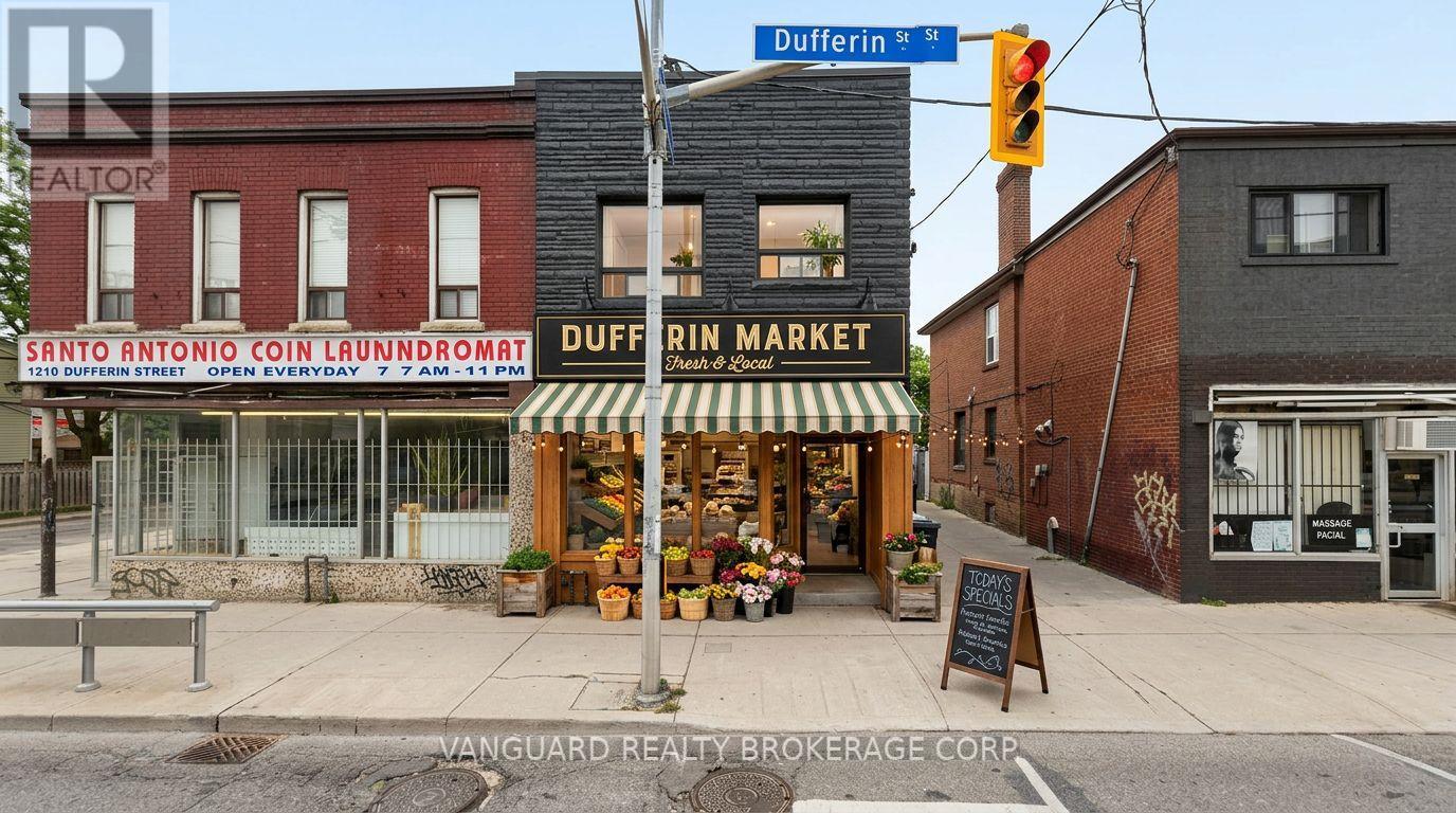 1212 DUFFERIN STREET, Toronto, Ontario